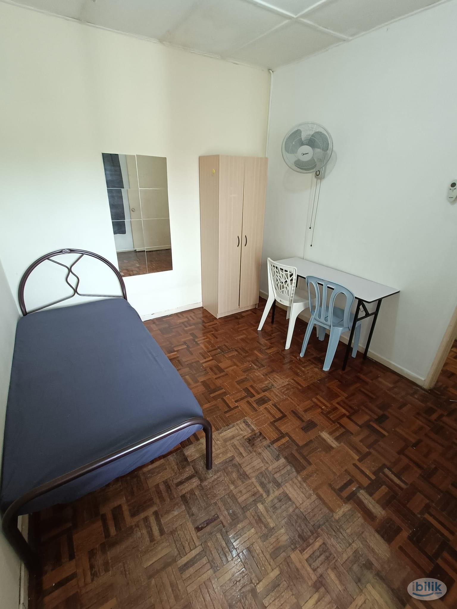 Cheapest Seri Kembangan Room 😱😱😱  Medium / Single Room to RENT AT  (JALAN LP2/17, TAMAN LESTARI PERDANA) - Image 2