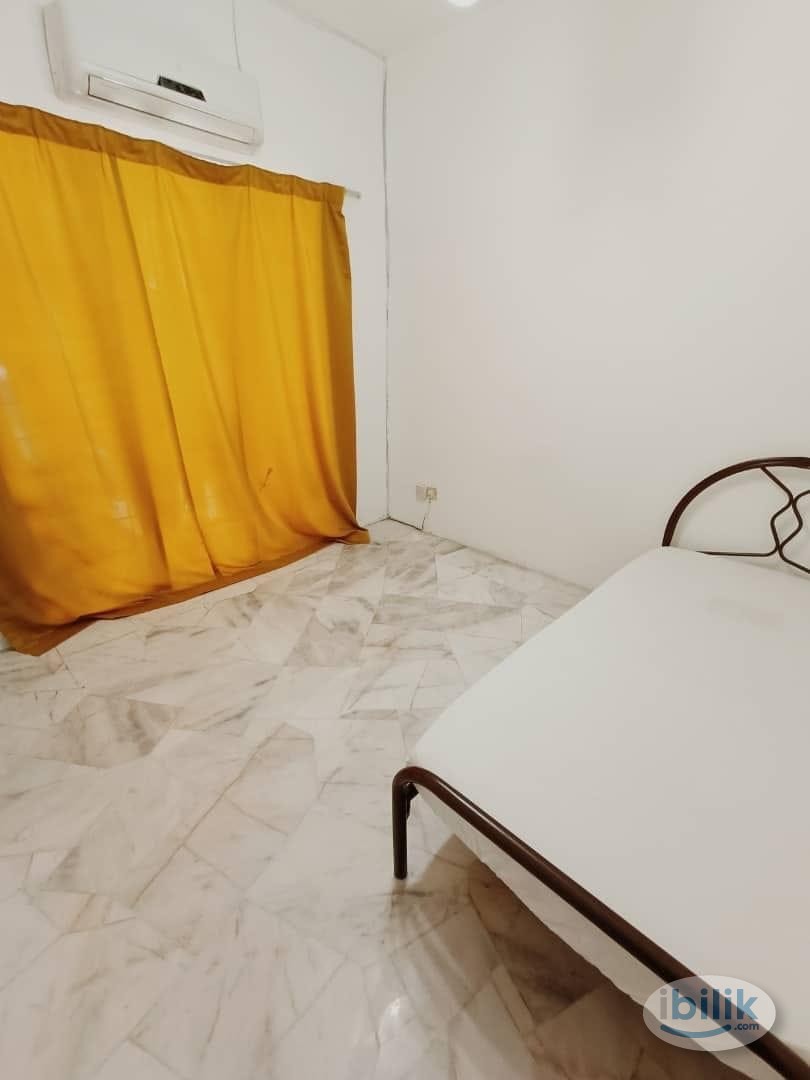 Cheapest Seri Kembangan Room 😱😱😱  Medium / Single Room to RENT AT  (JALAN LP2/17, TAMAN LESTARI PERDANA) - Image 2