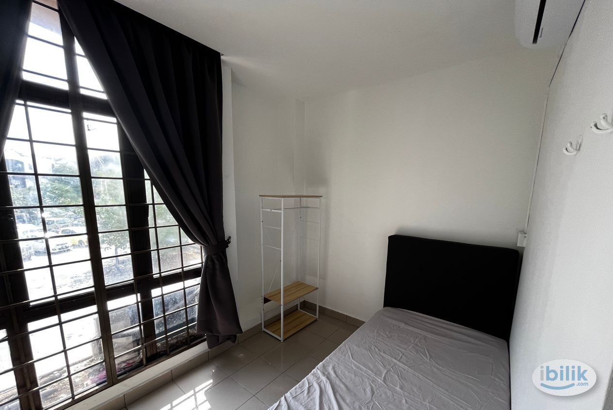 8mins 🚗 Bukit Jelutong & AEON Mall Shah Alam 🏡 Room Rent at Subang Permai - Image 3