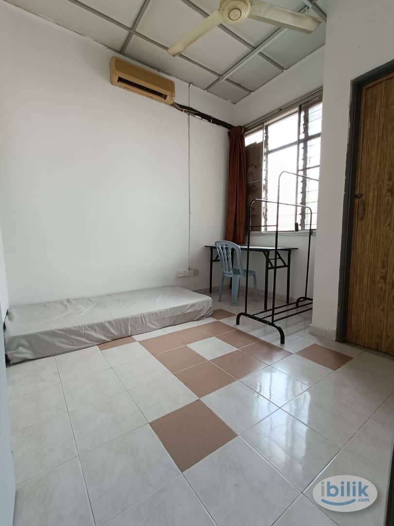 One month deposit 🌈 Middle Room at PJS 10, Bandar Sunway - Image 1