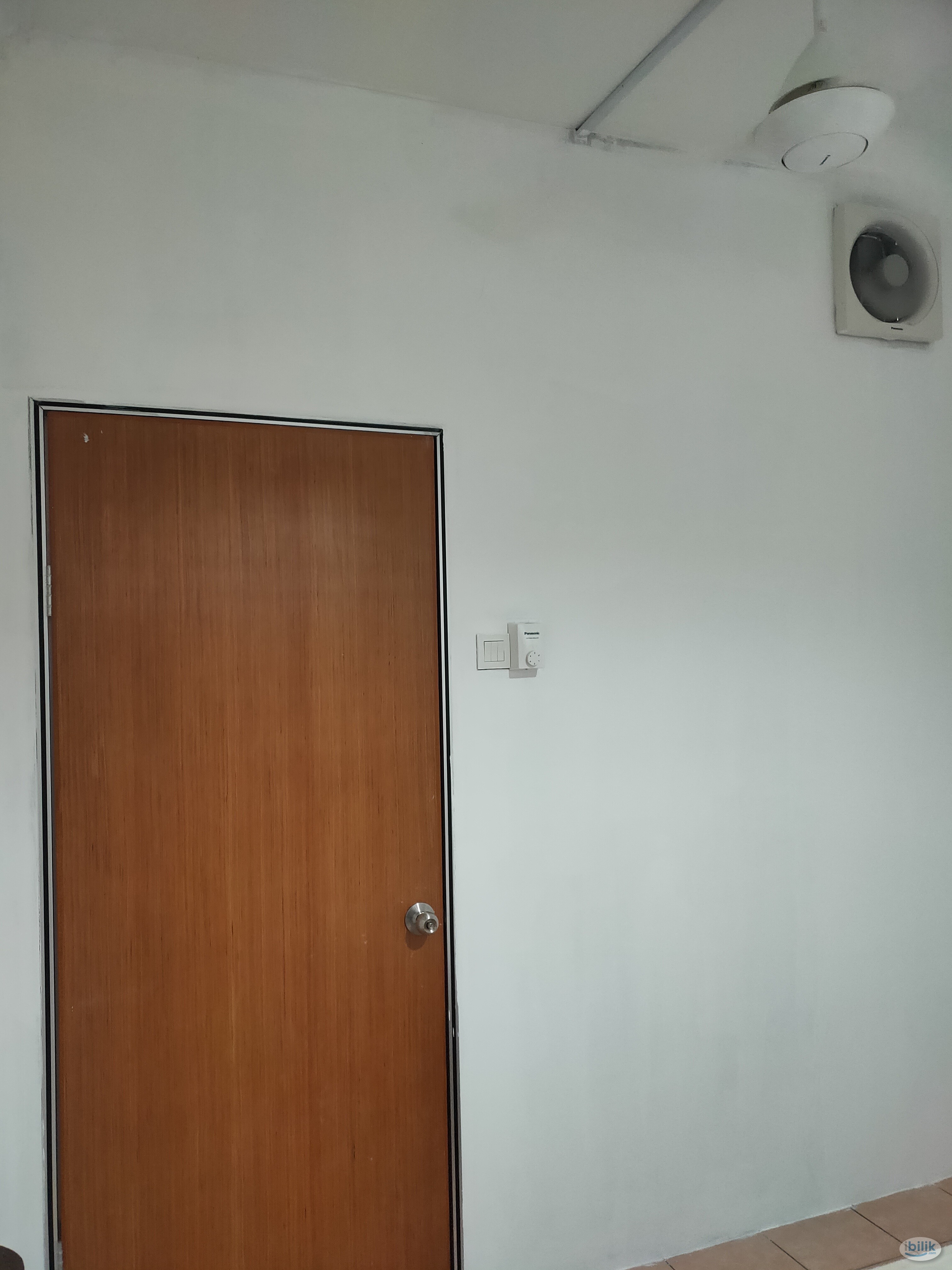 Small Room at Mont Kiara, Menara Duta 2 - Image 5