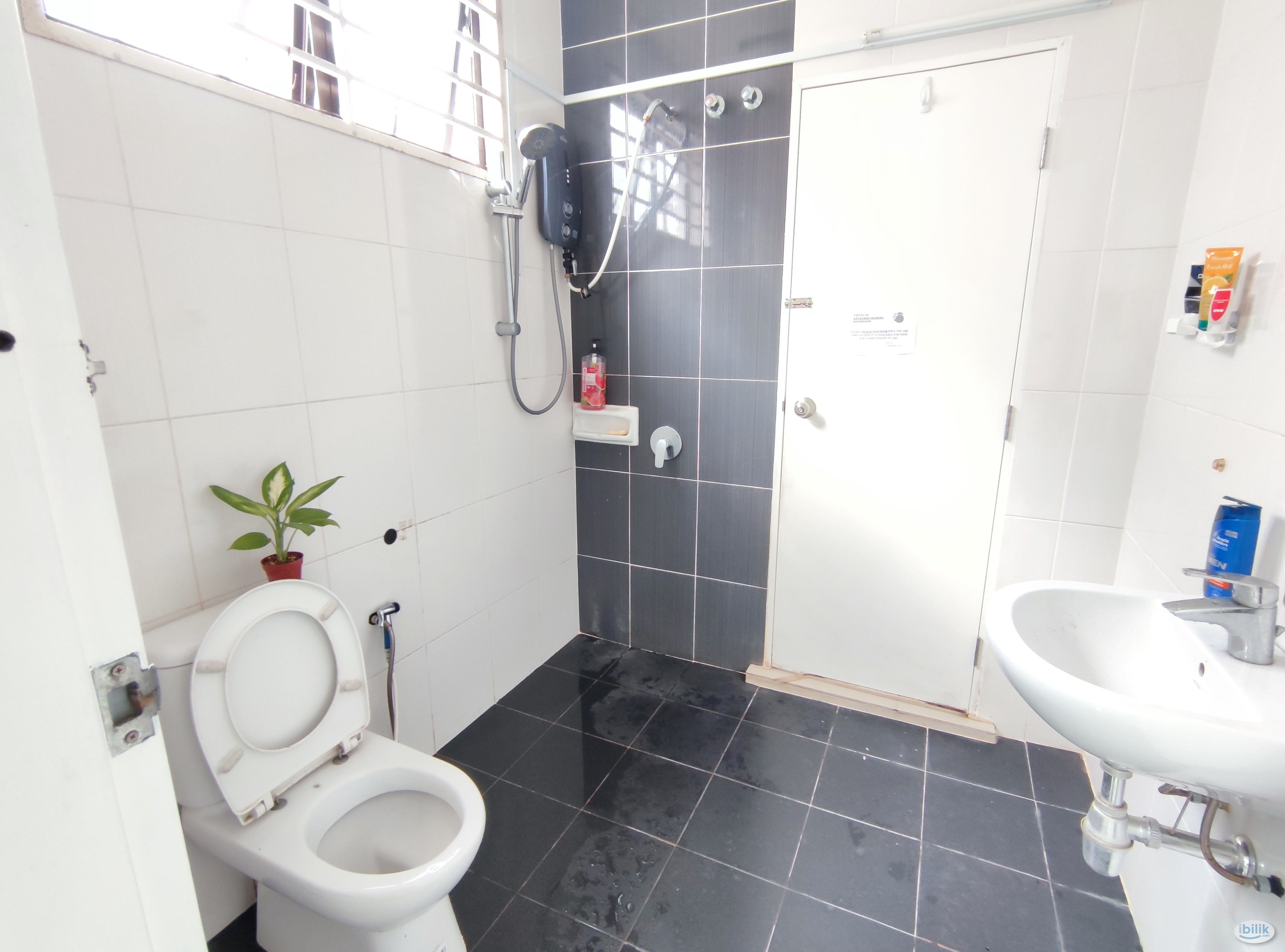 One month deposit ⛳ Middle Room at Setia Alam, Shah Alam - Image 2