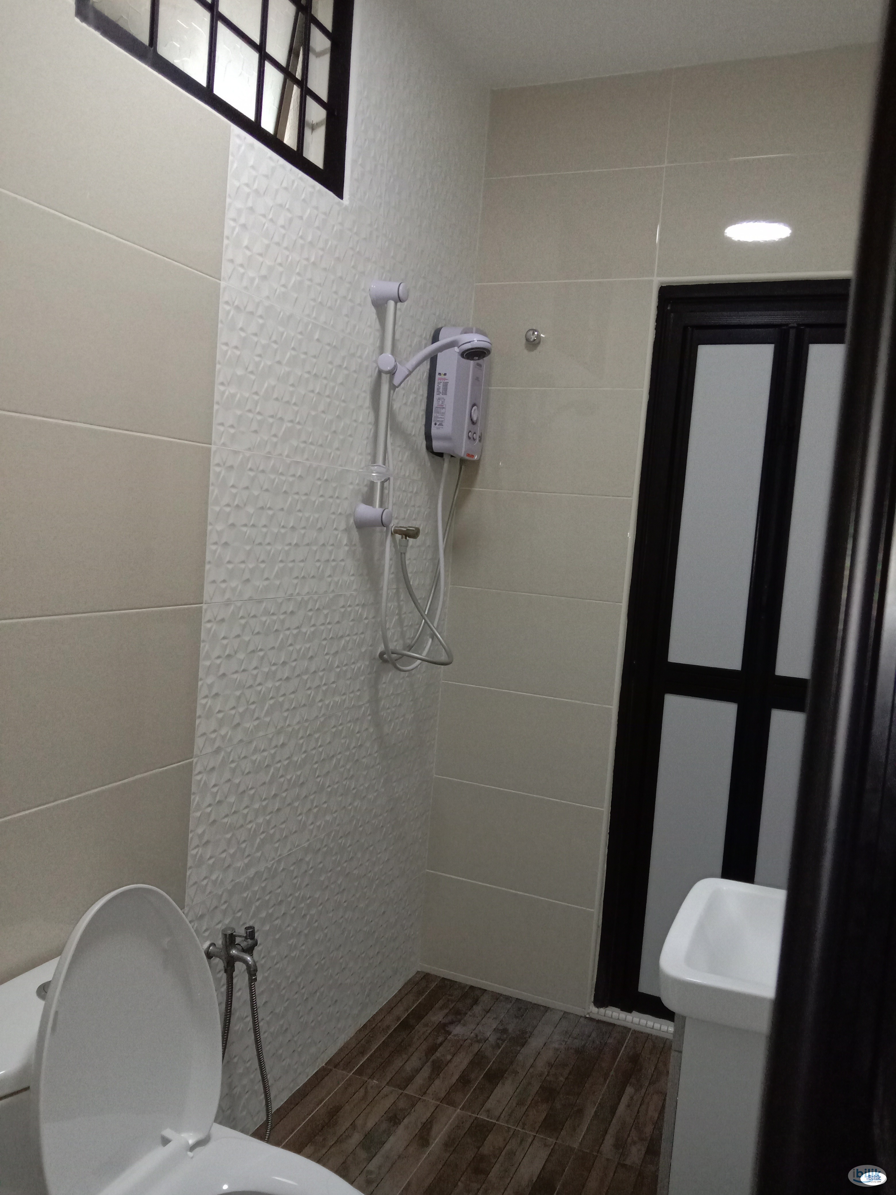 Male Middle Room at Taman Angkasa Nuri, Batu Berendam - Image 2