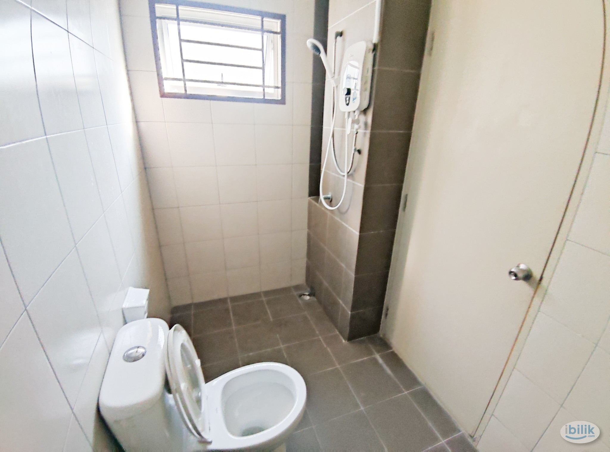 Single Room FOR RENT at Teluk Panglima Garang - Image 5