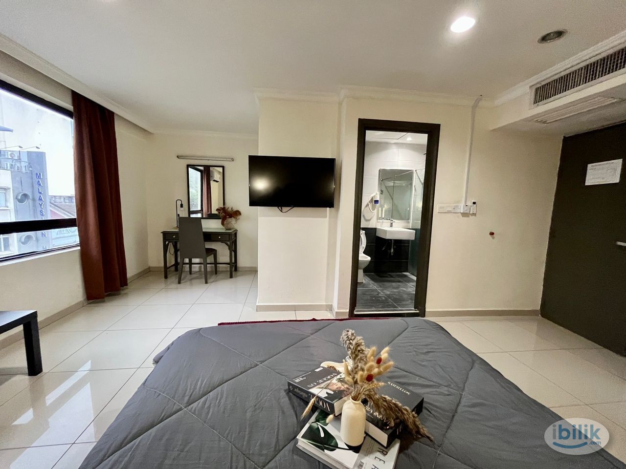 🔥0️⃣Zero Deposit✅🔥,Bukit Bintang Area , Walking Distance To Pavilion ,Jalan TAR Hotel Master Bedroom With Private Bathro - Image 4