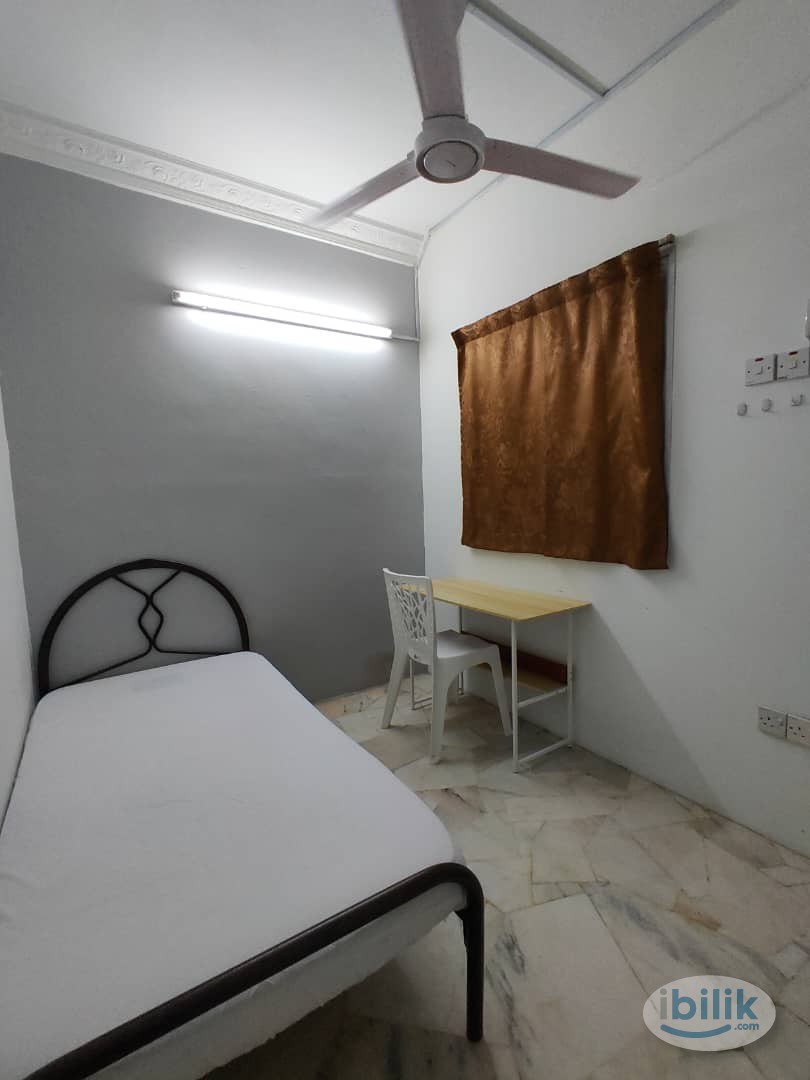 Only walking distance BRT Sunway Lagoon 🚌 Middle Room at Bandar Sunway ✨ One month deposit - Image 1