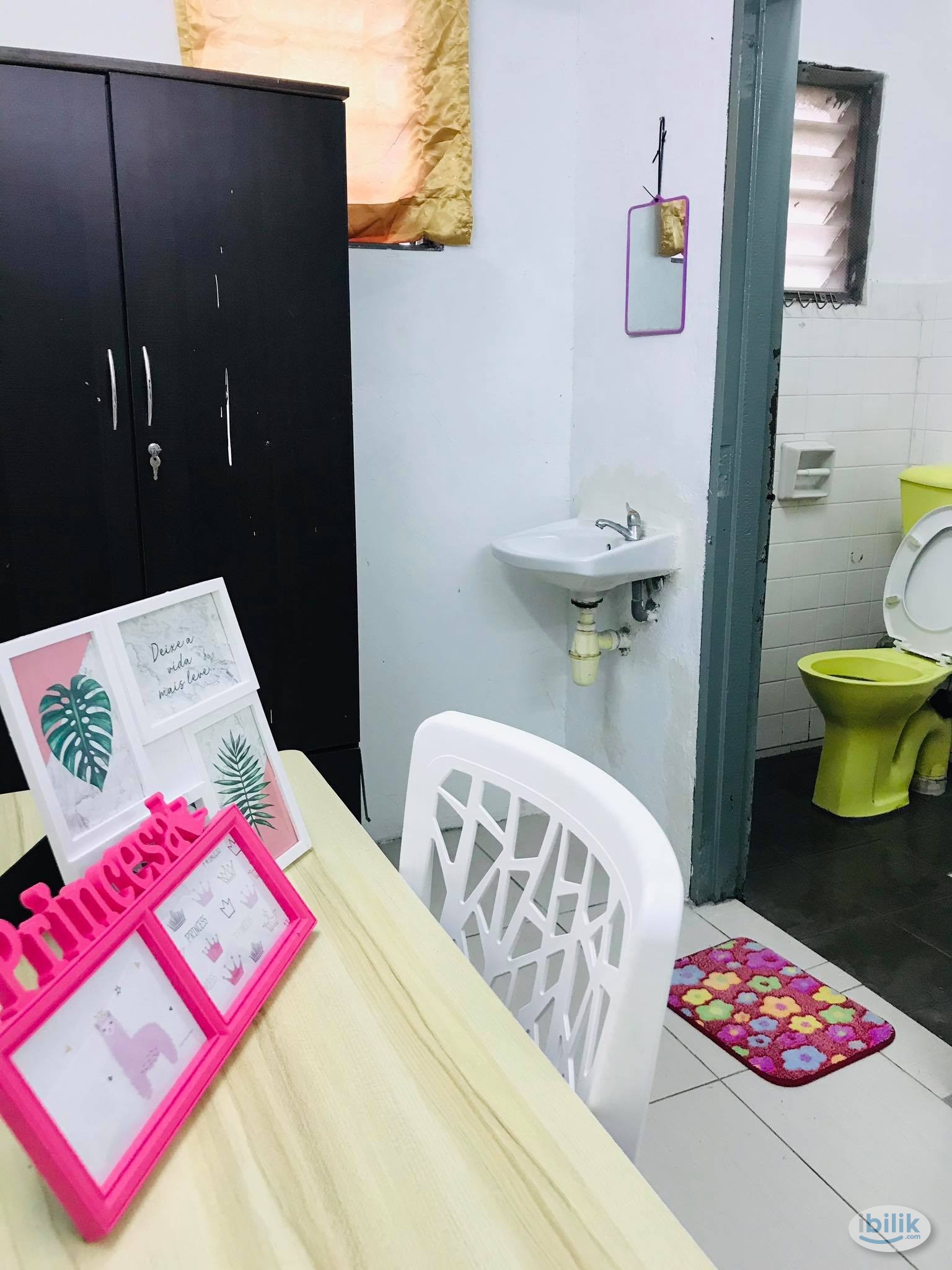 Middle Room at SS14, Subang Jaya/ Walking distance to LRT station - Image 3