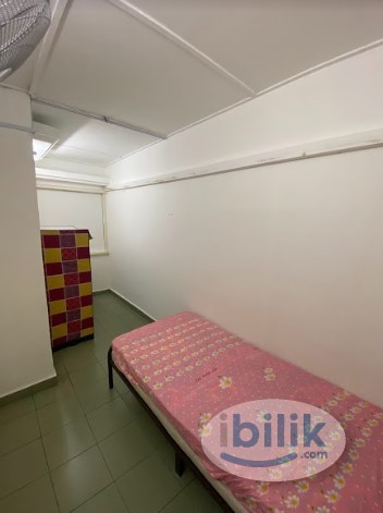 Can Walking distance LRT Subang Jaya 🚇 Middle Room at USJ 9 Subang Jaya - Image 1
