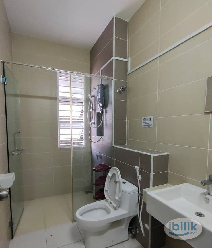 One month deposit🌈Middle Room at Bukit Rimau, Shah Alam 5mins to AEON BiG & Gamuda Walk Mall - Image 2