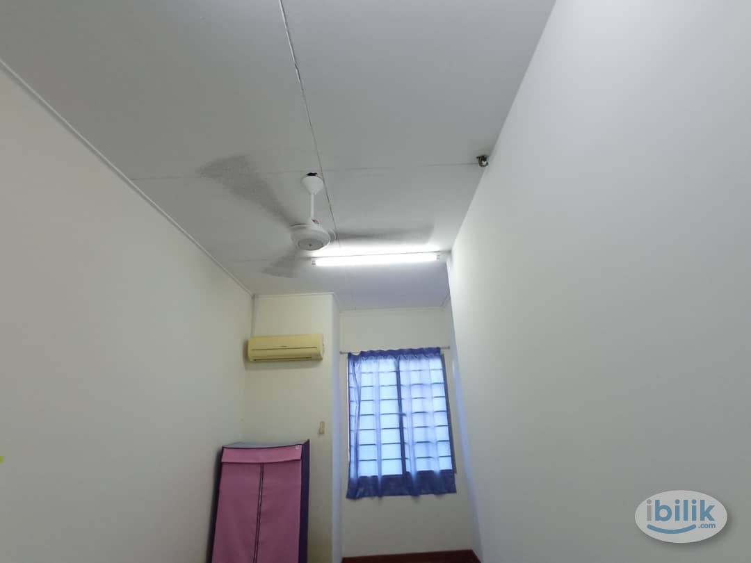 Easy Access LRT Station 🚡 Comfy Room for Rent in Bandar Puchong - Image 3