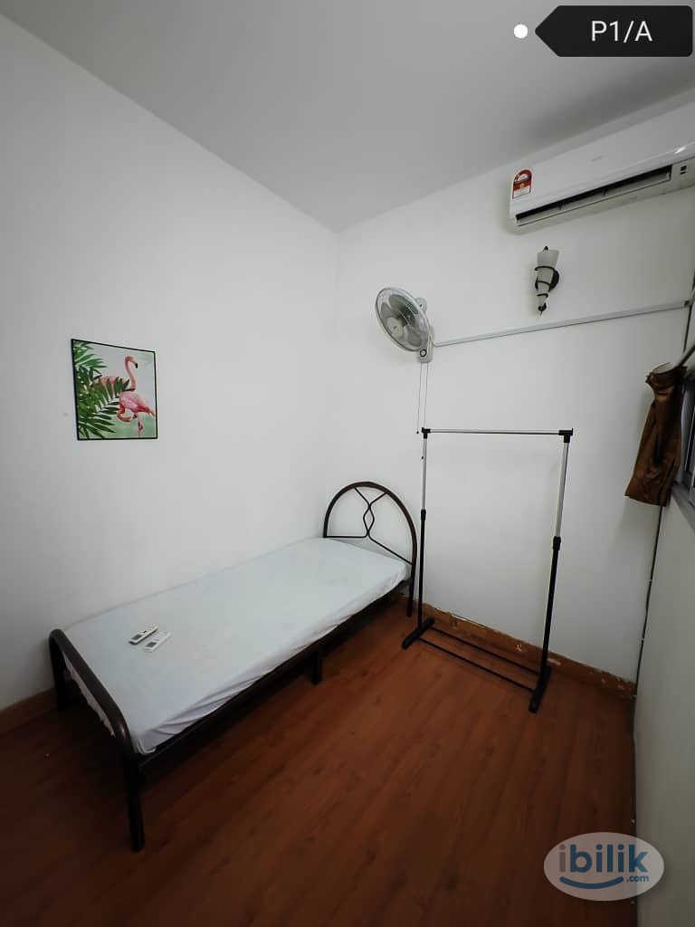 One month deposit ✨ Middle Room at Puchong near LRT Puchong Station - Image 1