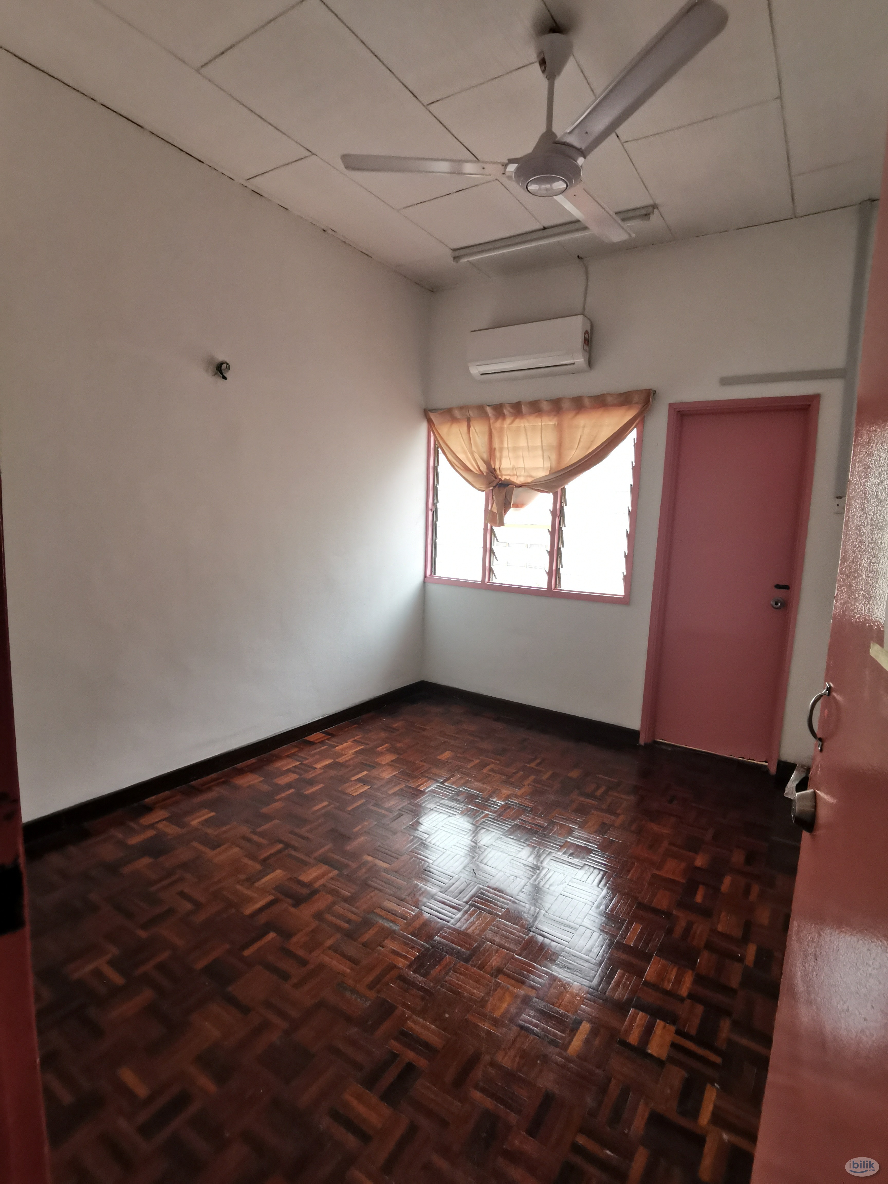 One month deposit 🛌 Middle Room at Kelana Jaya near to Taman Mayang - Image 1