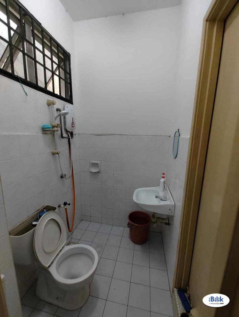 Small Room at Sepah Puteri, Kota Damansara - Image 4