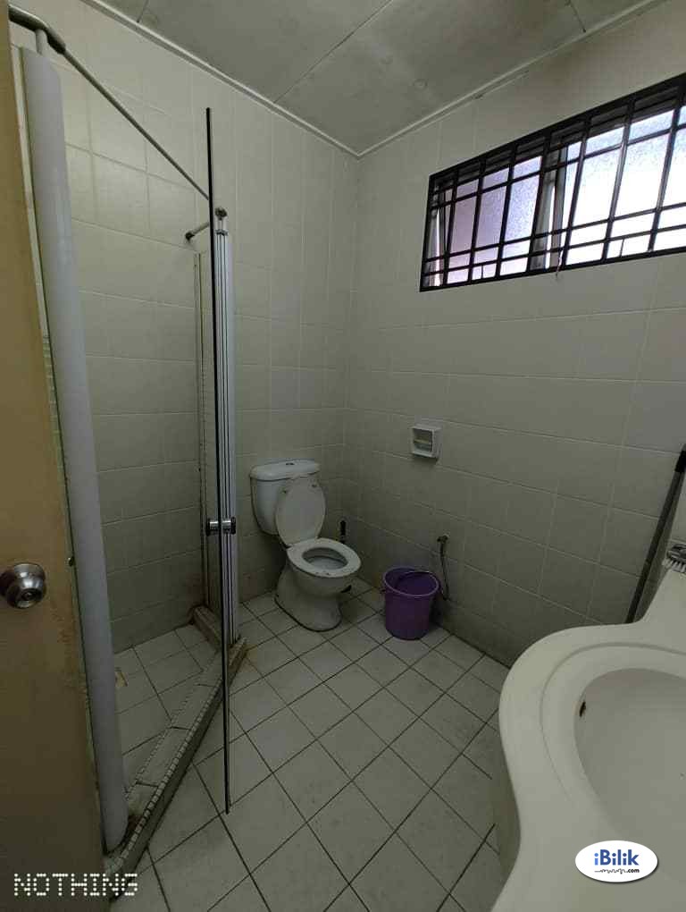 Middle Room at Bukit Rahman Putra, Sungai Buloh - Image 3