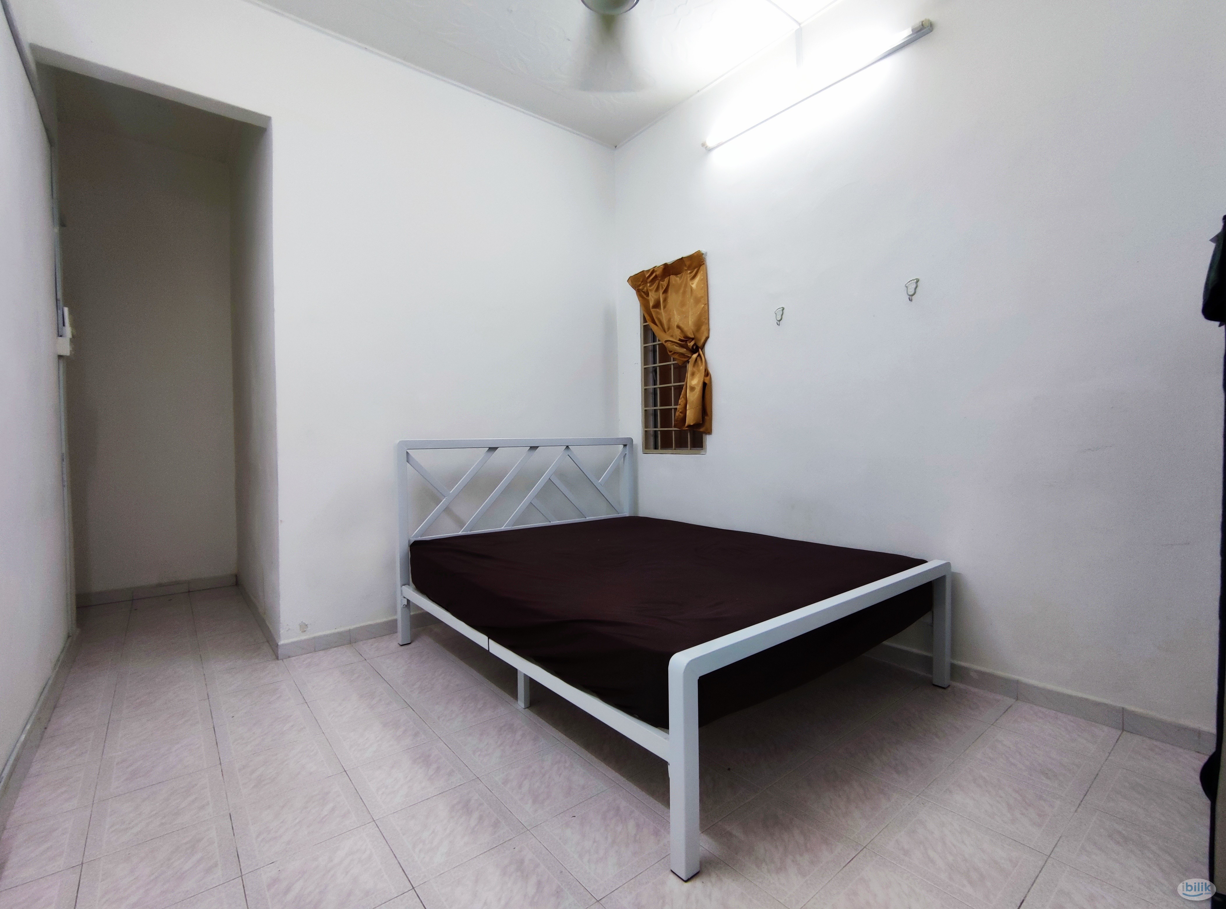 Near 🚶‍♂️ to Shoplots & Restaurants 🏡 One Month Deposit Room at Taman SEA Petaling Jaya - Image 1