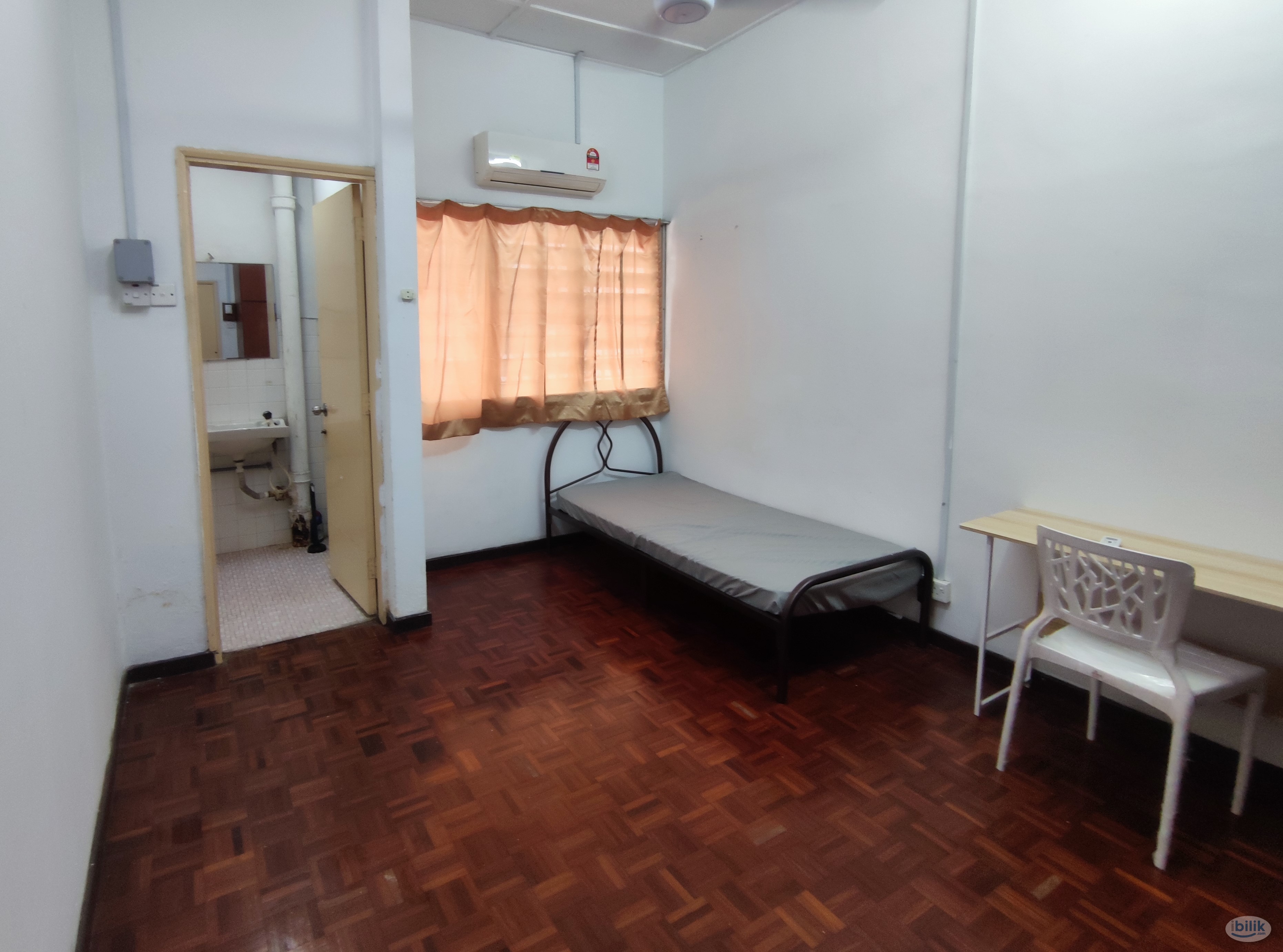 Near 🚶‍♂️ to Shoplots & Restaurants 🏡 One Month Deposit Room at SS4C Kelana Jaya - Image 3