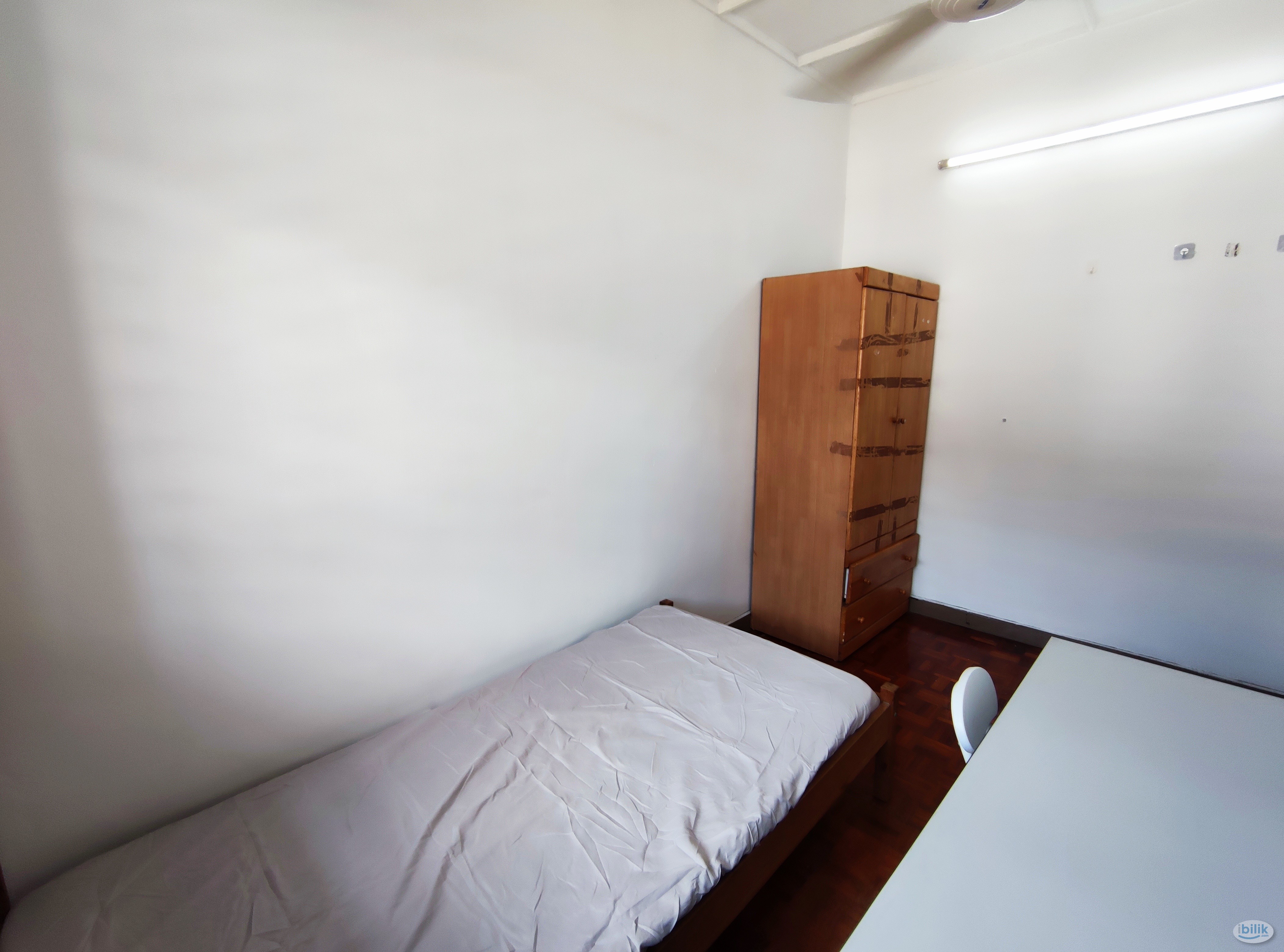 Near 🚶‍♂️ to Shoplots & Restaurants 🏡 One Month Deposit Room at SS24 Petaling Jaya - Image 3