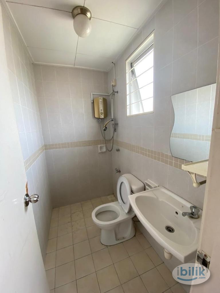 Budget SIngle Rooms at Setia Alam - Image 3