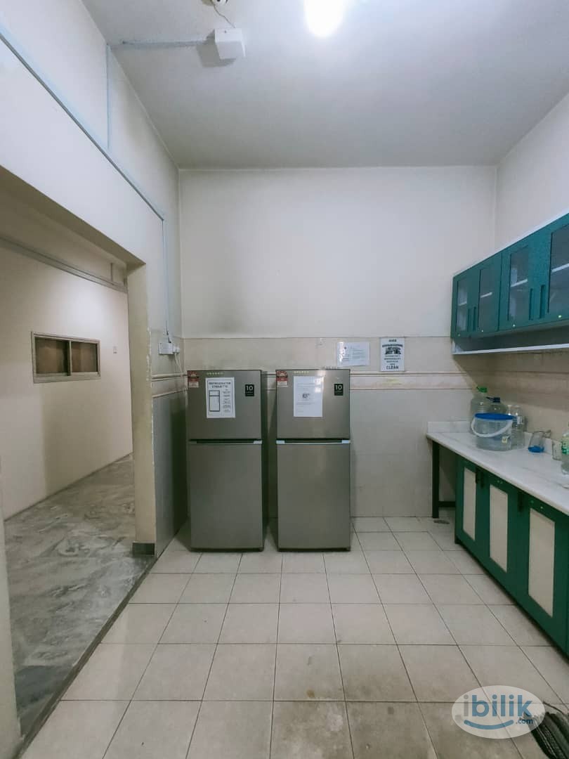 One month deposit 🌈 Medium Room for rent at Taman Fadason Kepong 🏡 - Image 1