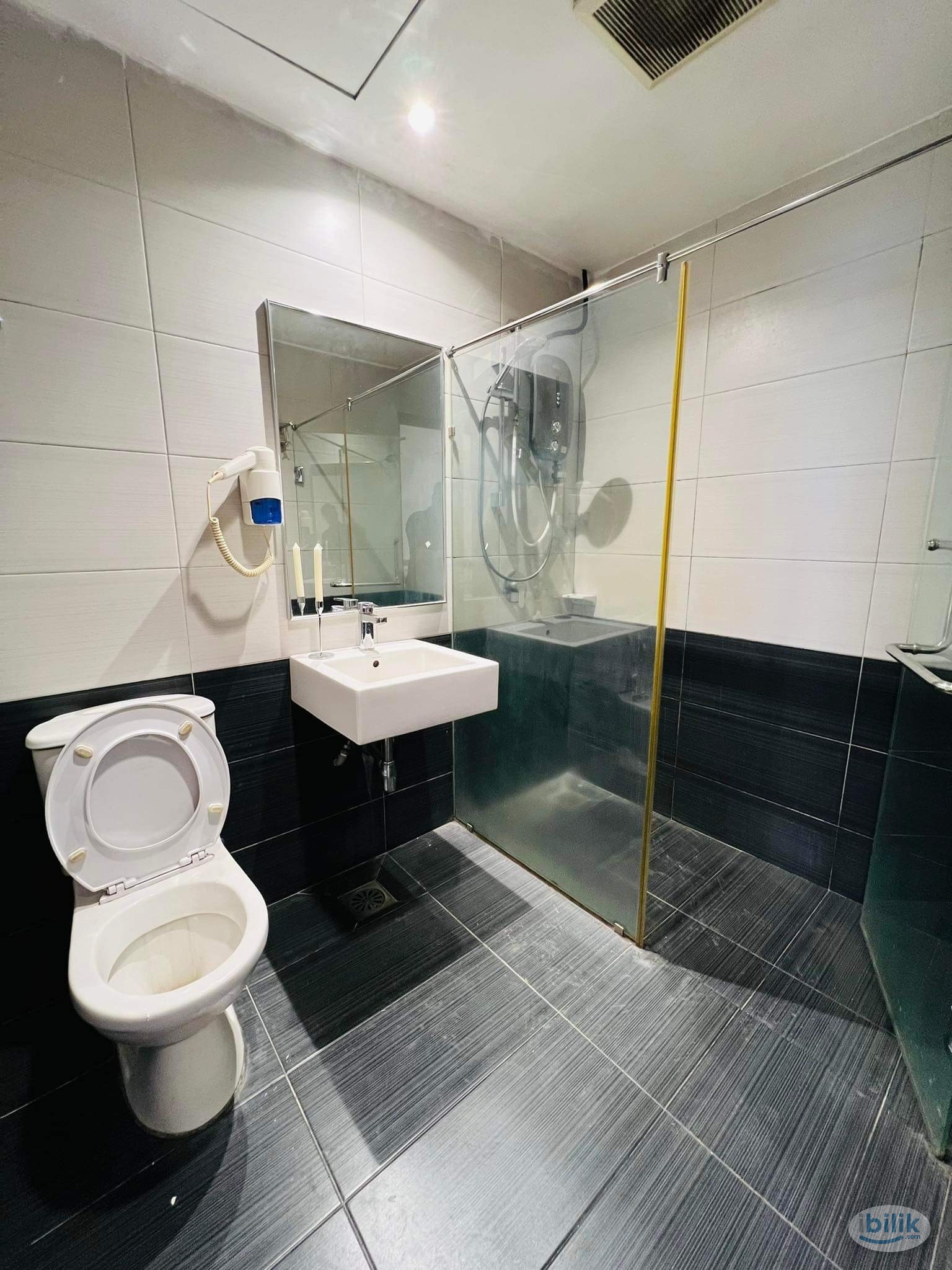 Master Room at Bukit Bintang, KL City Centre - Image 5