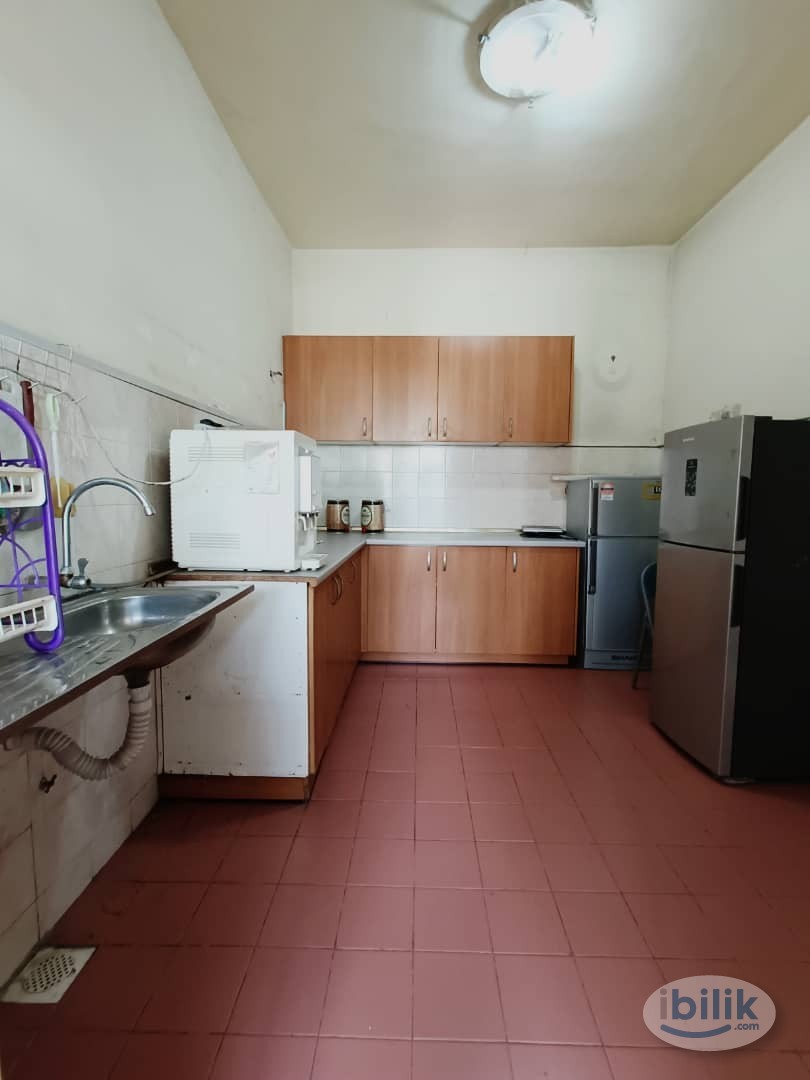 CHEAPEST WINDOW MIDDLE ROOM AT 🚩🚩JALAN LP 2/17 , TAMAN LESTARI PERDANA ,. NEAR TO AEON , GIANT ,  FAST FOOD , STARBUCK 🔥 - Image 4