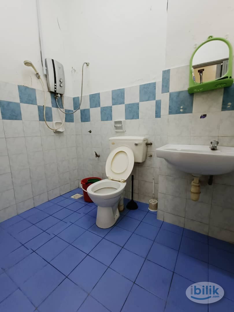 SINGLE ROOM WITH WINDOW 🔥🔥JALAN LP 2/17 NEAR TO MALL , MRT STATION , STARBUCK , FAST FOOD , GROCERY - Image 4