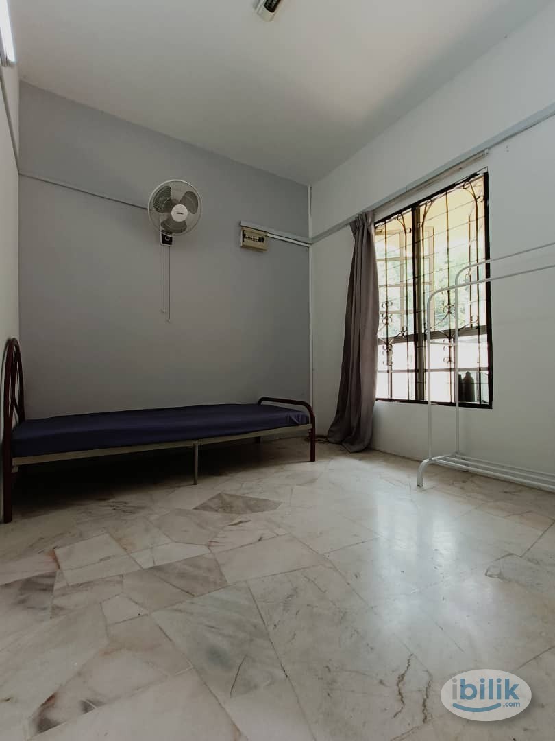 SINGLE ROOM WITH WINDOW 🔥🔥JALAN LP 2/17 NEAR TO MALL , MRT STATION , STARBUCK , FAST FOOD , GROCERY - Image 2