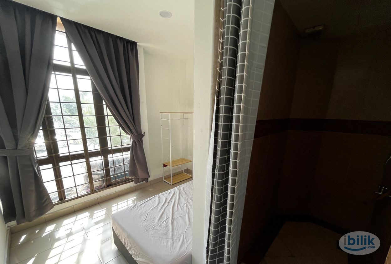 Single Room for rent in Pusat Perdagangan Subang Permai Shah Alam - Image 4
