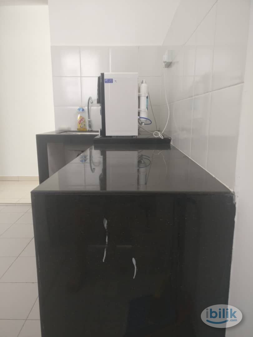 NO AGENT FEE :Middle Room 8 AVENUE @ (Bukit Indah): Gated & Guarded: Fully Furnish with Shared Toilet, Johor Bahru - Image 4