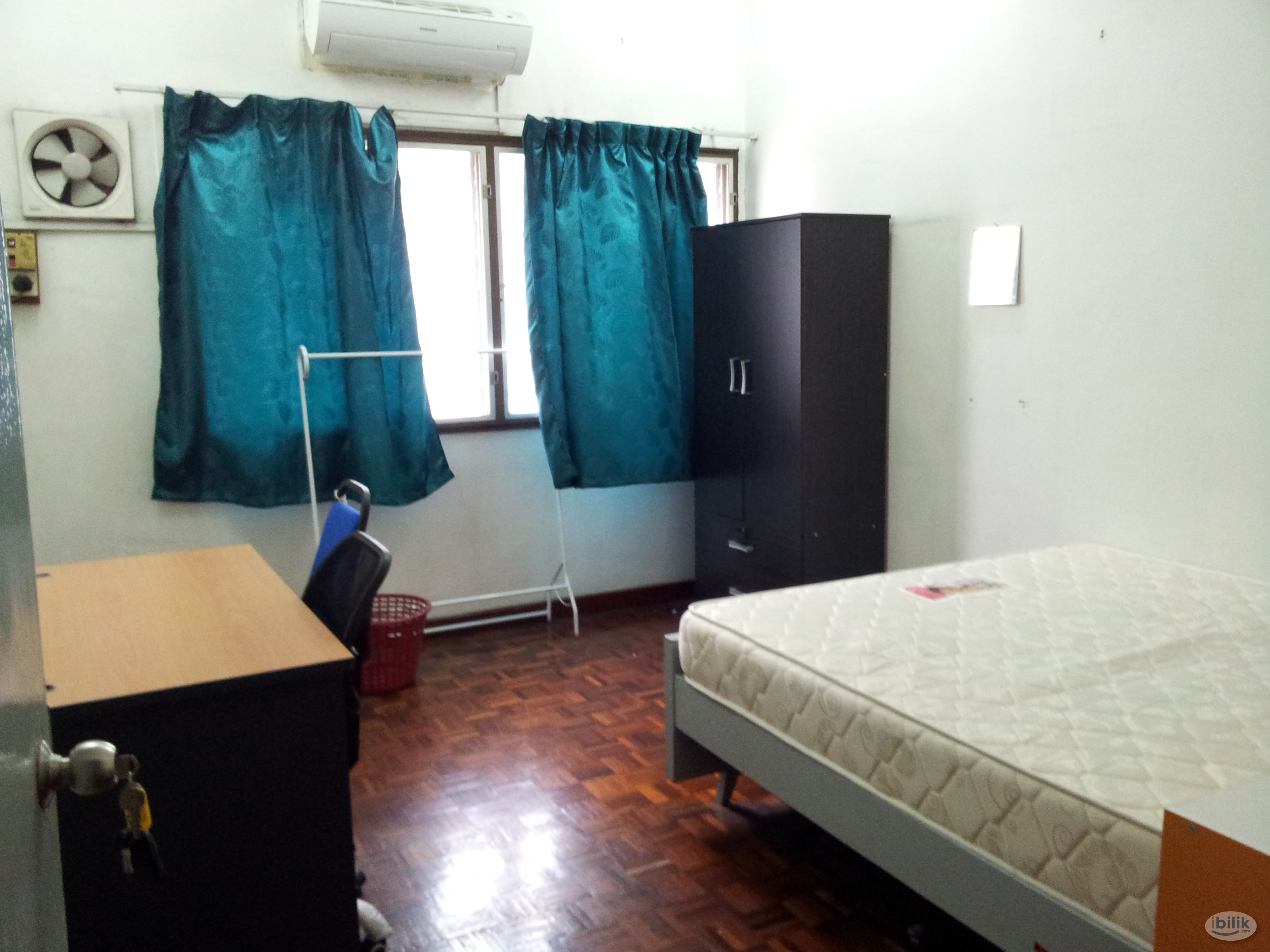 Master Room near MRT Bus Station - Image 1