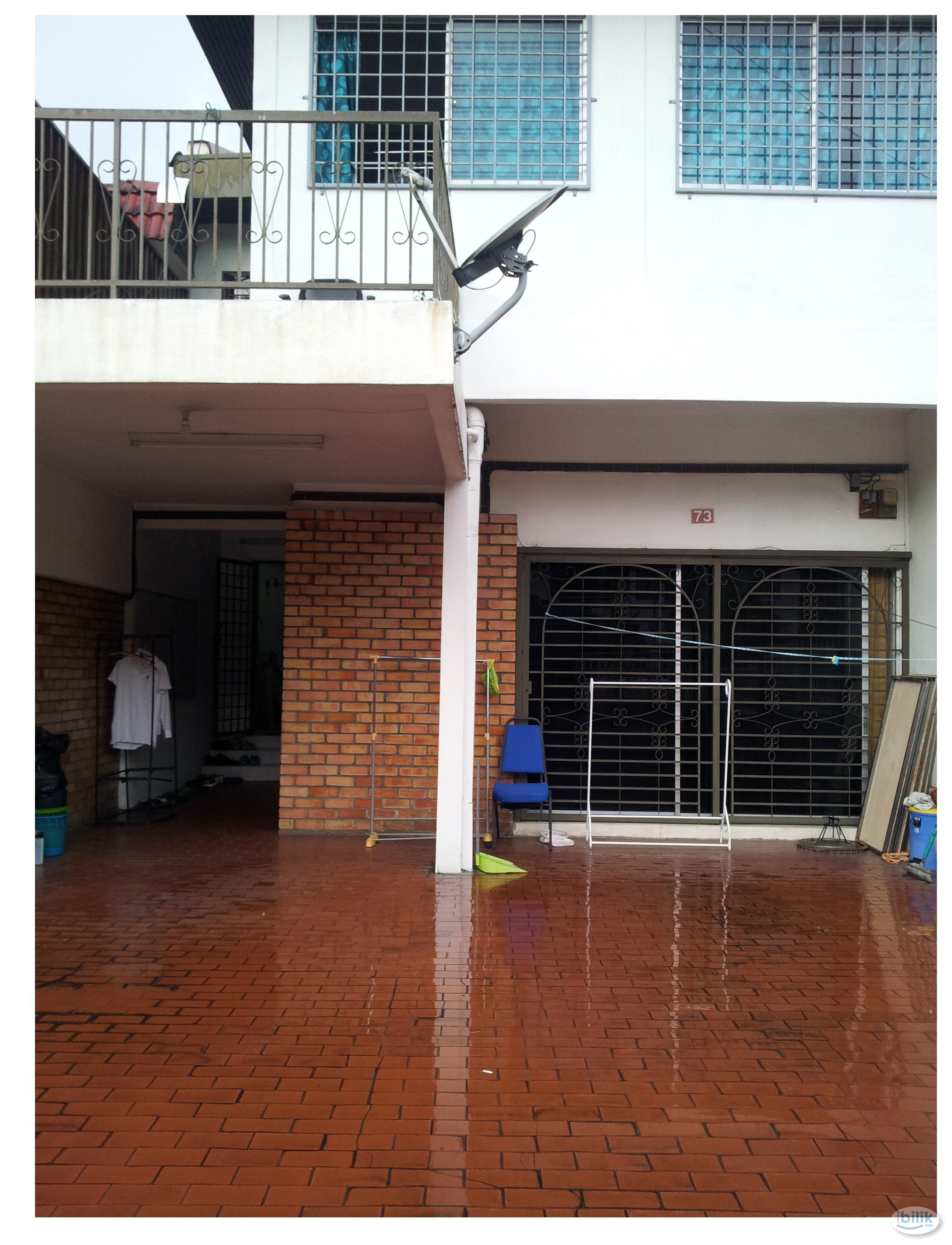 Master Room near MRT Bus Station - Image 3
