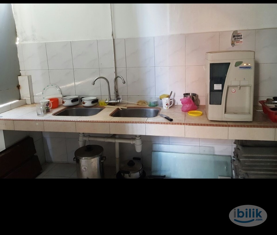 Master Room near MRT Bus Station - Image 5