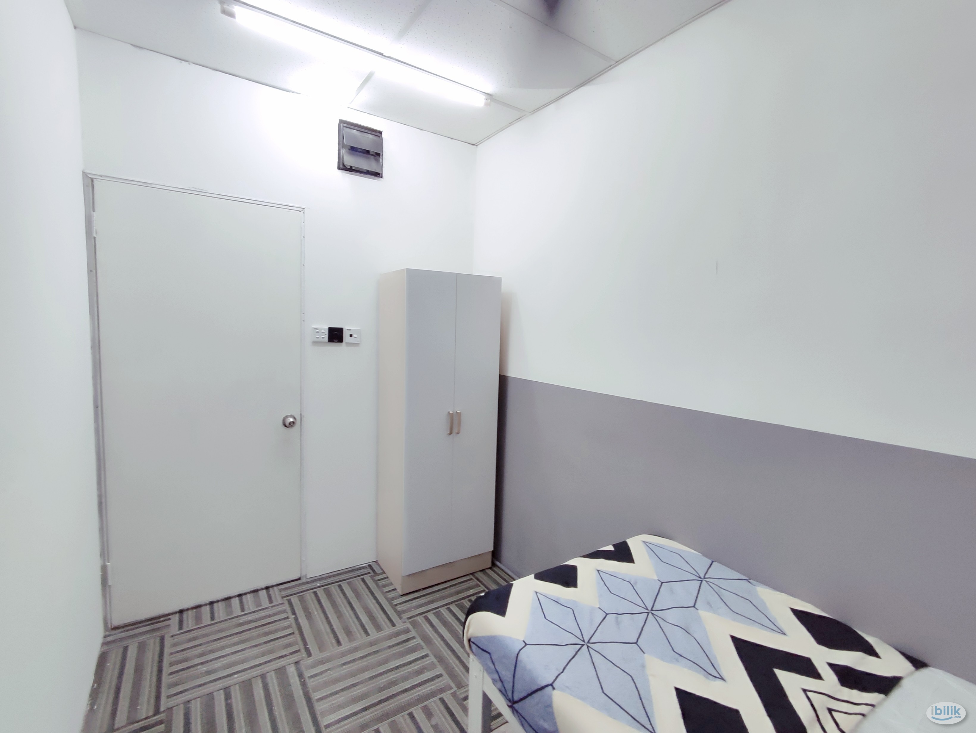 Glomac Centro single room for female - Image 1