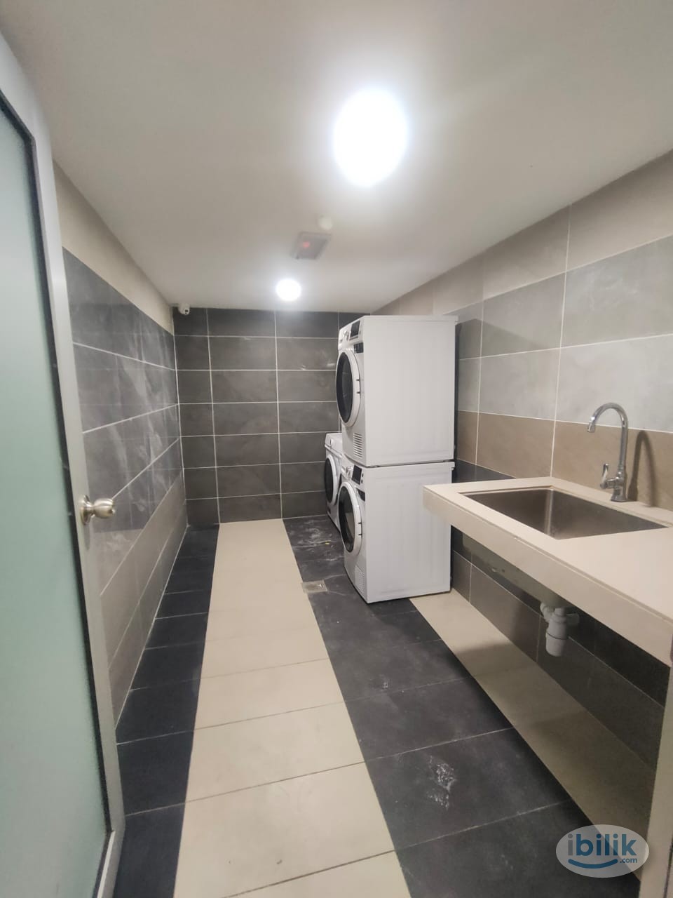 4mins 🚶‍♂️ to Kentomen MRT Room with Toilet 🚽 at Jalan Ipoh City Centre - Image 2