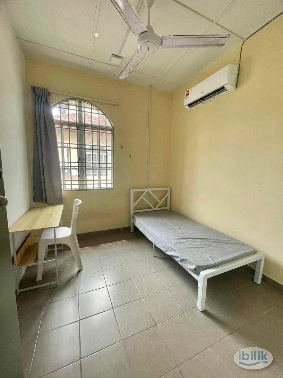 Middle Room at Kota Kemuning, Shah Alam - Image 2