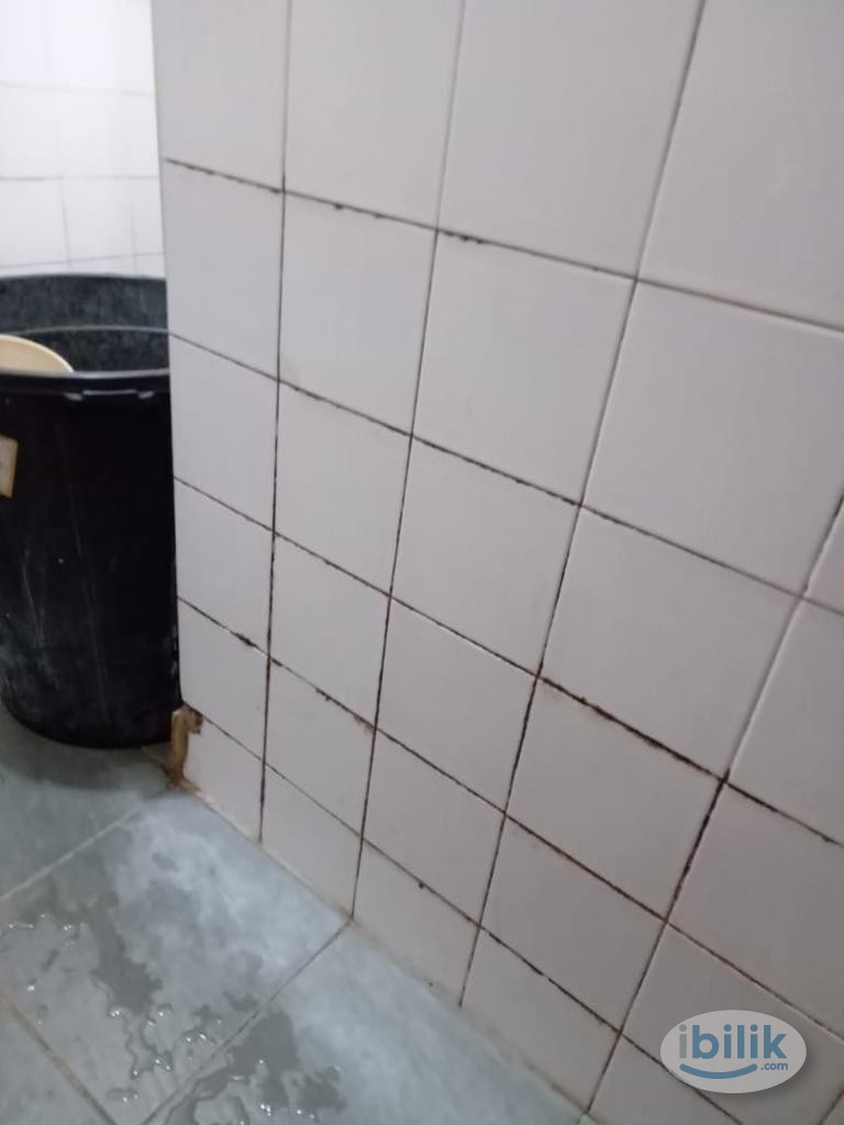 Middle Room at Bandar Baru Ampang, Ampang - Image 2