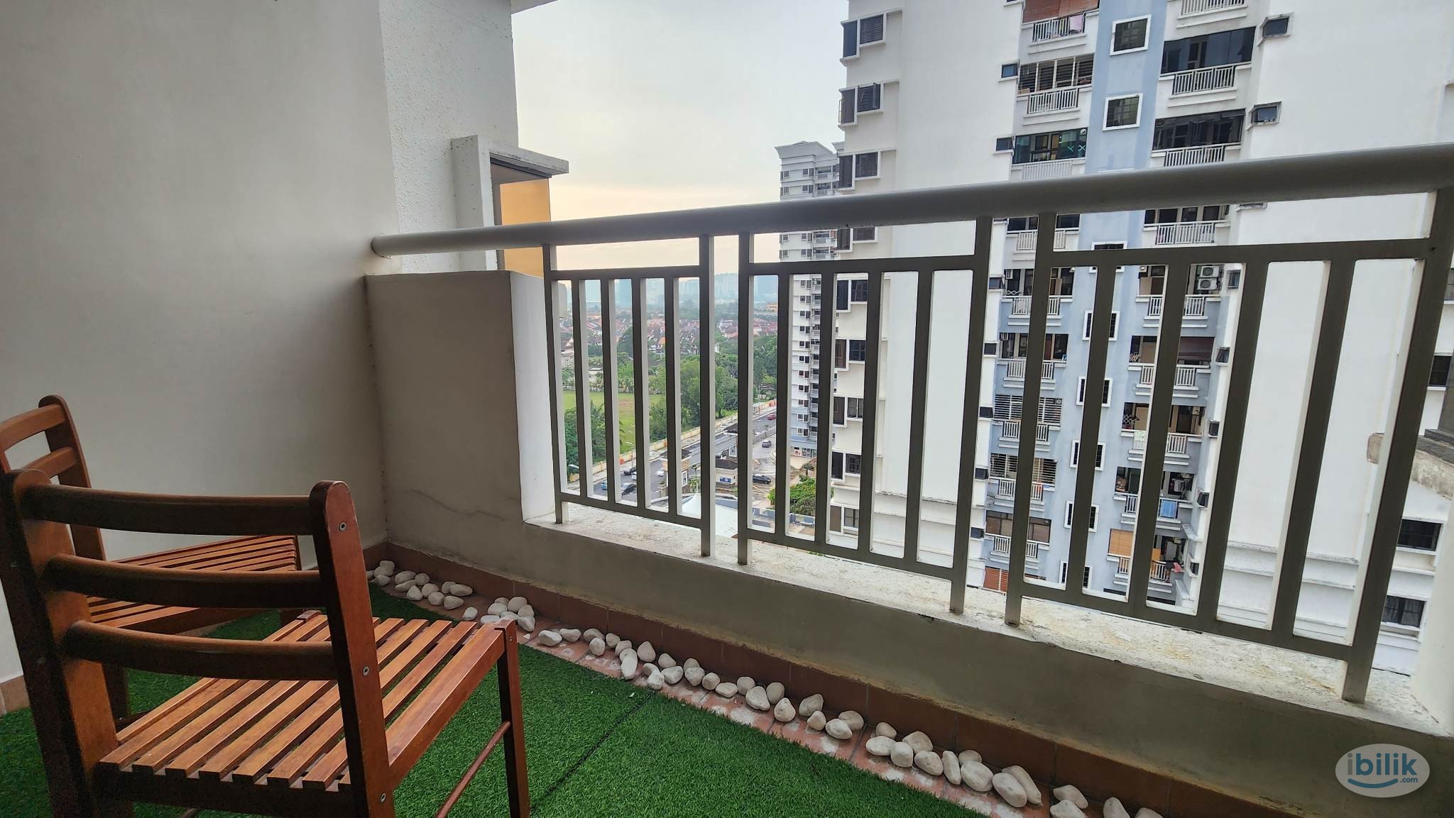 Small Room at Bandar Utama Walking Distance to MRT - Image 1