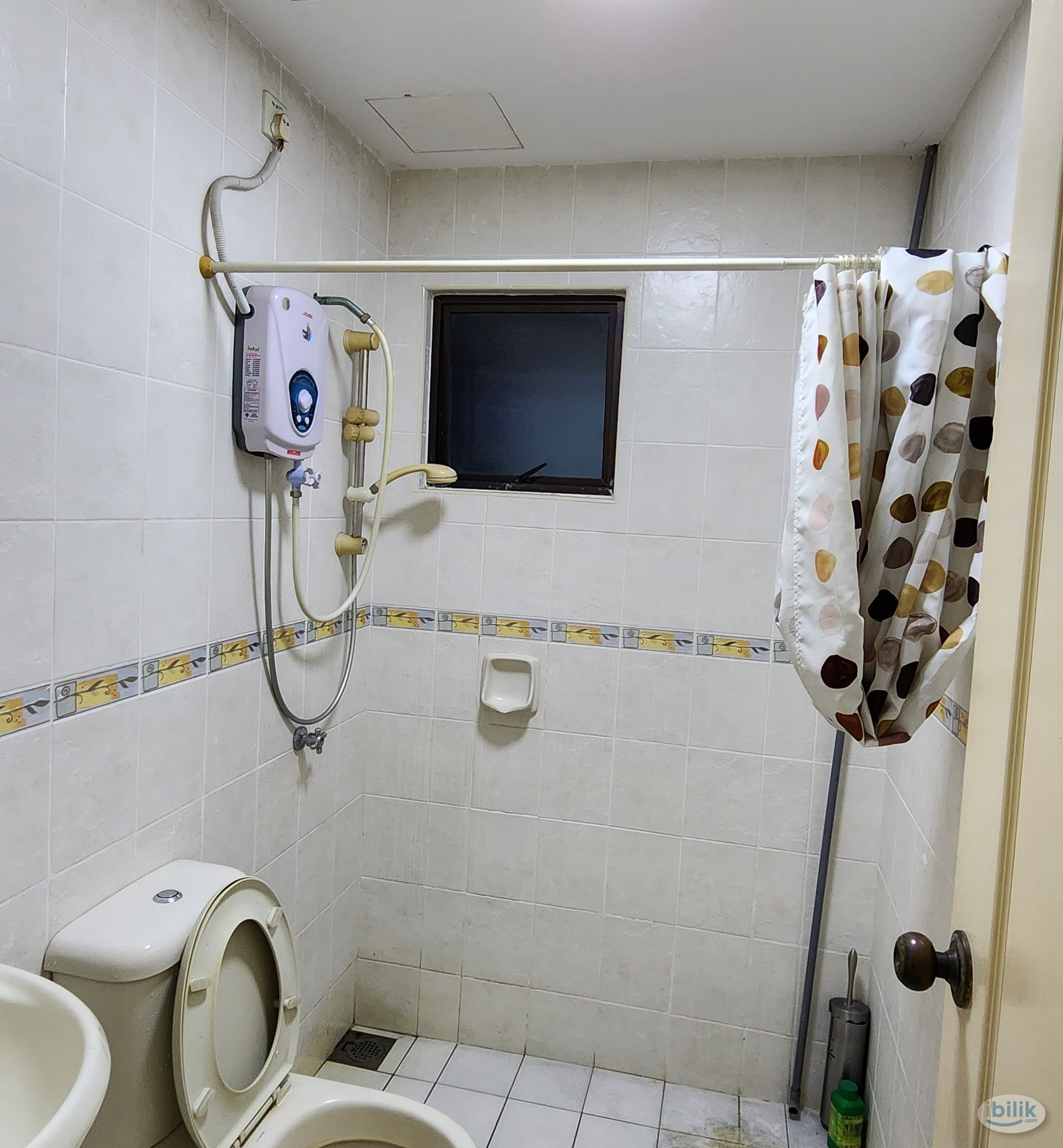 Small Room at Bandar Utama Walking Distance to MRT - Image 5