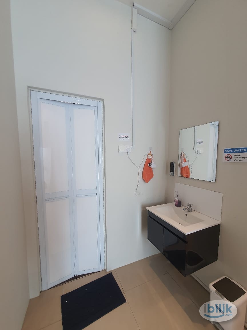 「Balcony Room at Tanjung Bungah, Near to Mercure hotel 🏨  Fully Furnished - Image 4