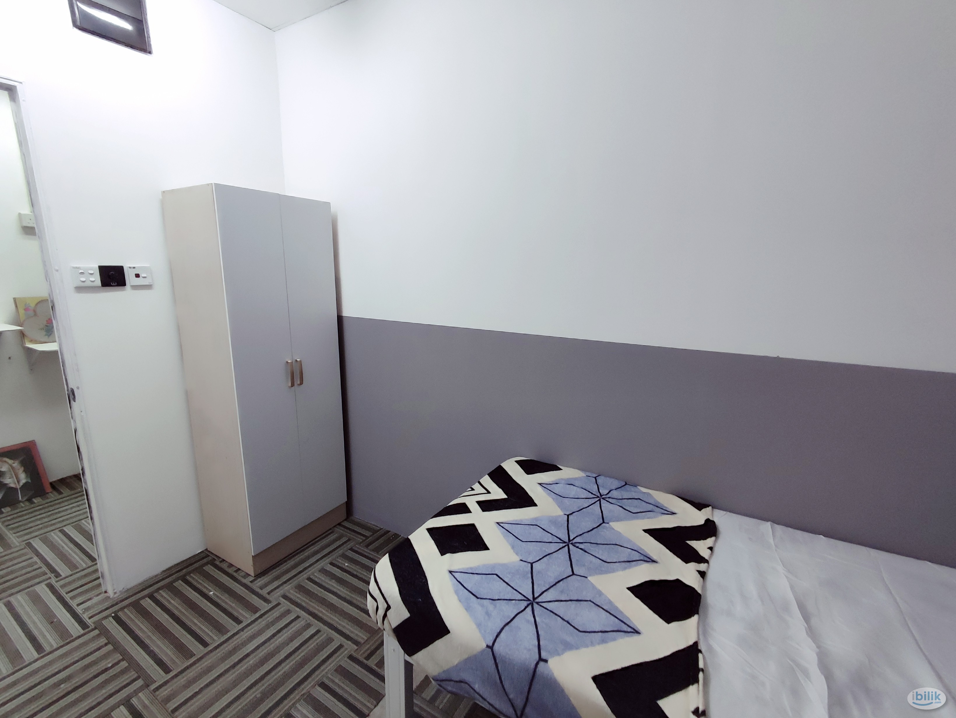 Economic female single room at glomac Centro commercial Bandar utama - Image 2