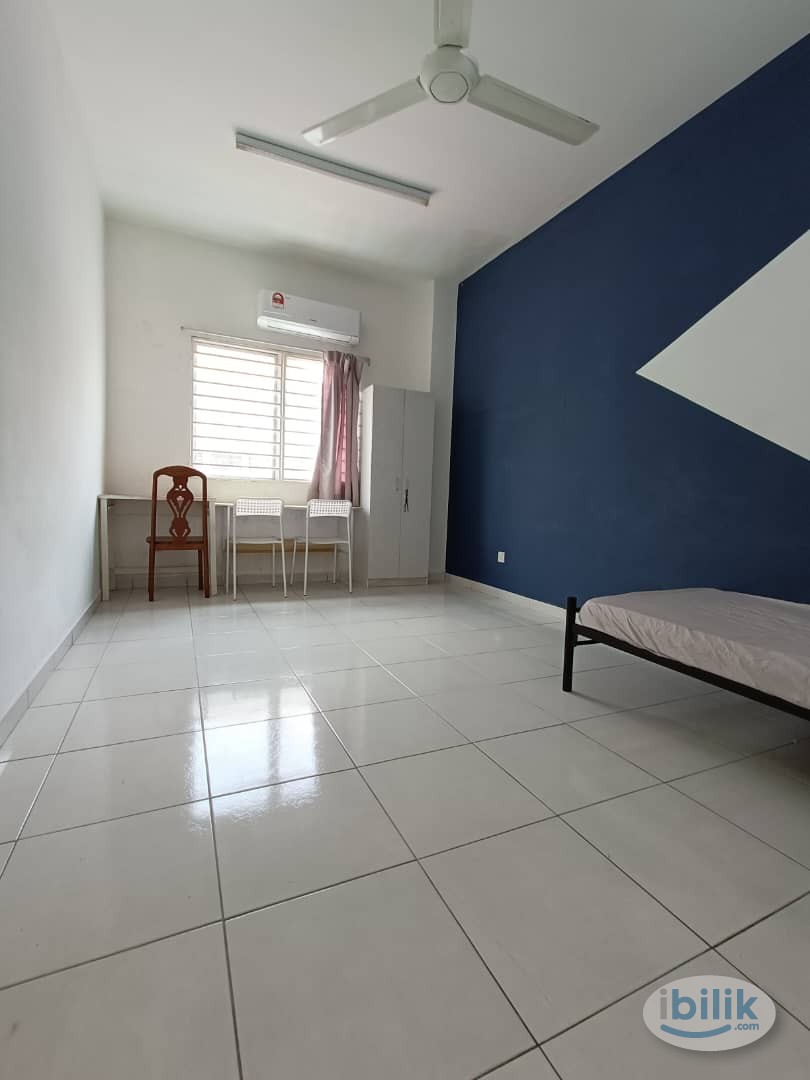 👩Middle Room Female Unit For Rent At Setia Alam Nearby  🚘🚘Location Nearby  📍Top Glove 📍Kosan 📍Jaya Grocer  📍Setia City M - Image 1