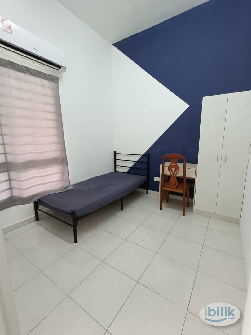 😍Middle Room For Rent At Seitia Alam 🚘🚘Location Nearby  📍Top Glove 📍Kosan 📍Jaya Grocer  📍Setia City Mall 📍Setia Taipan 📍 - Image 1