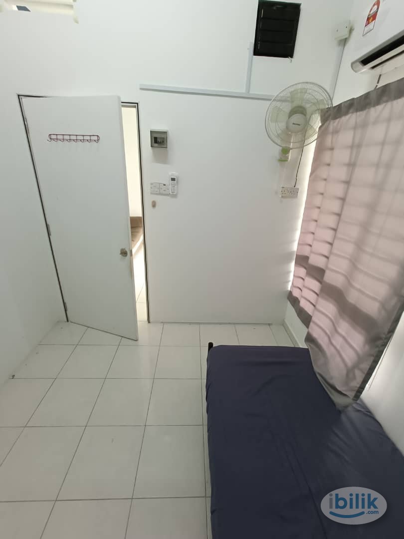 😍Middle Room For Rent At Seitia Alam 🚘🚘Location Nearby  📍Top Glove 📍Kosan 📍Jaya Grocer  📍Setia City Mall 📍Setia Taipan 📍 - Image 2
