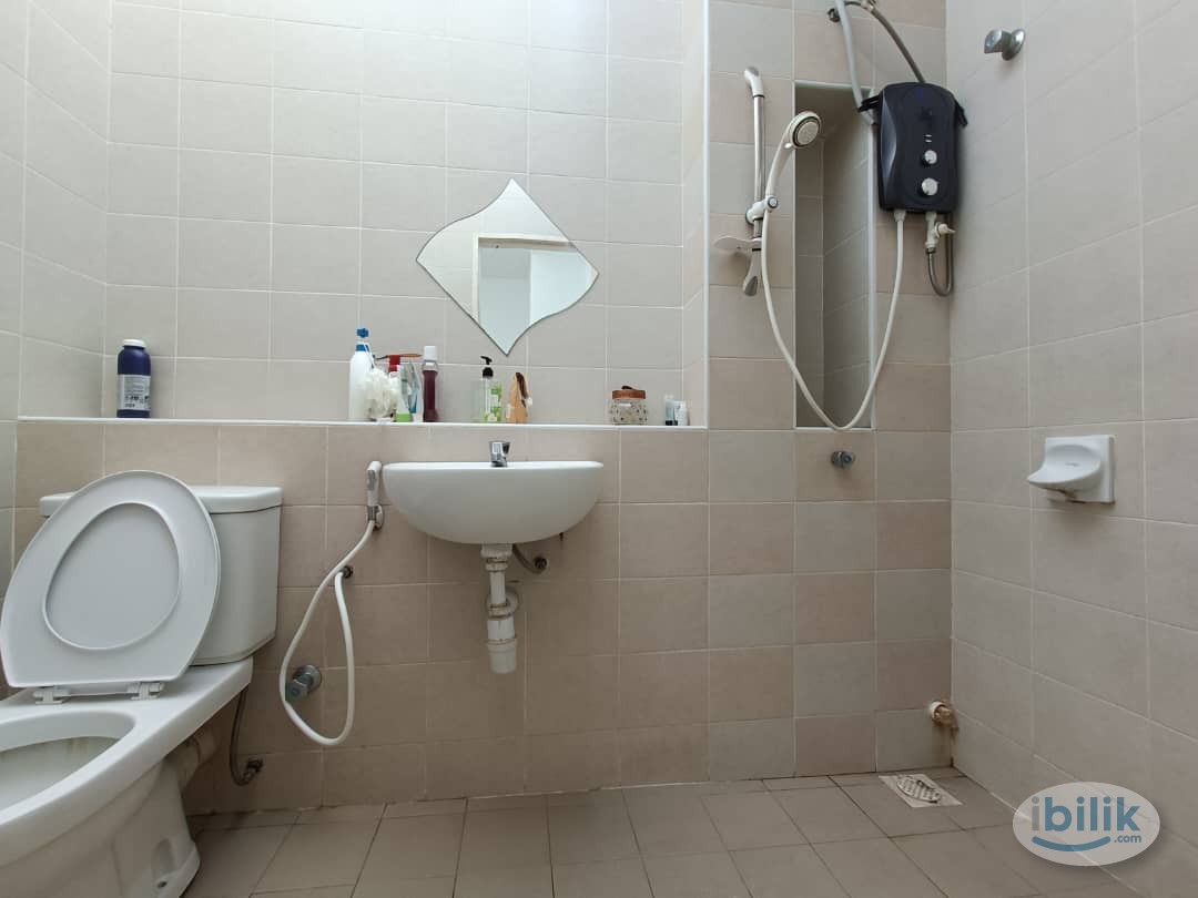 😍Middle Room For Rent At Seitia Alam 🚘🚘Location Nearby  📍Top Glove 📍Kosan 📍Jaya Grocer  📍Setia City Mall 📍Setia Taipan 📍 - Image 3