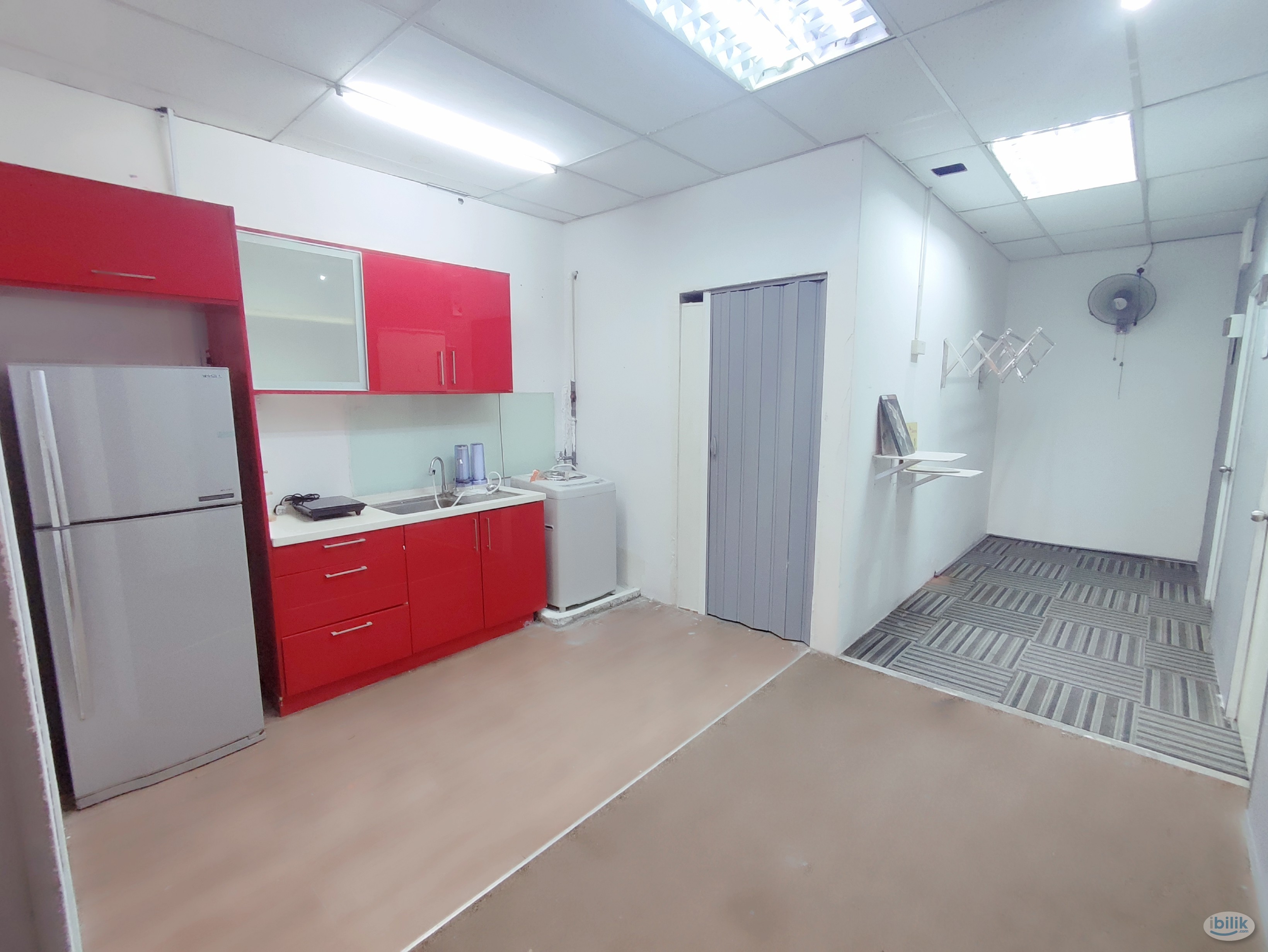 Available room at glomac Centro commercial Bandar utama - Image 1