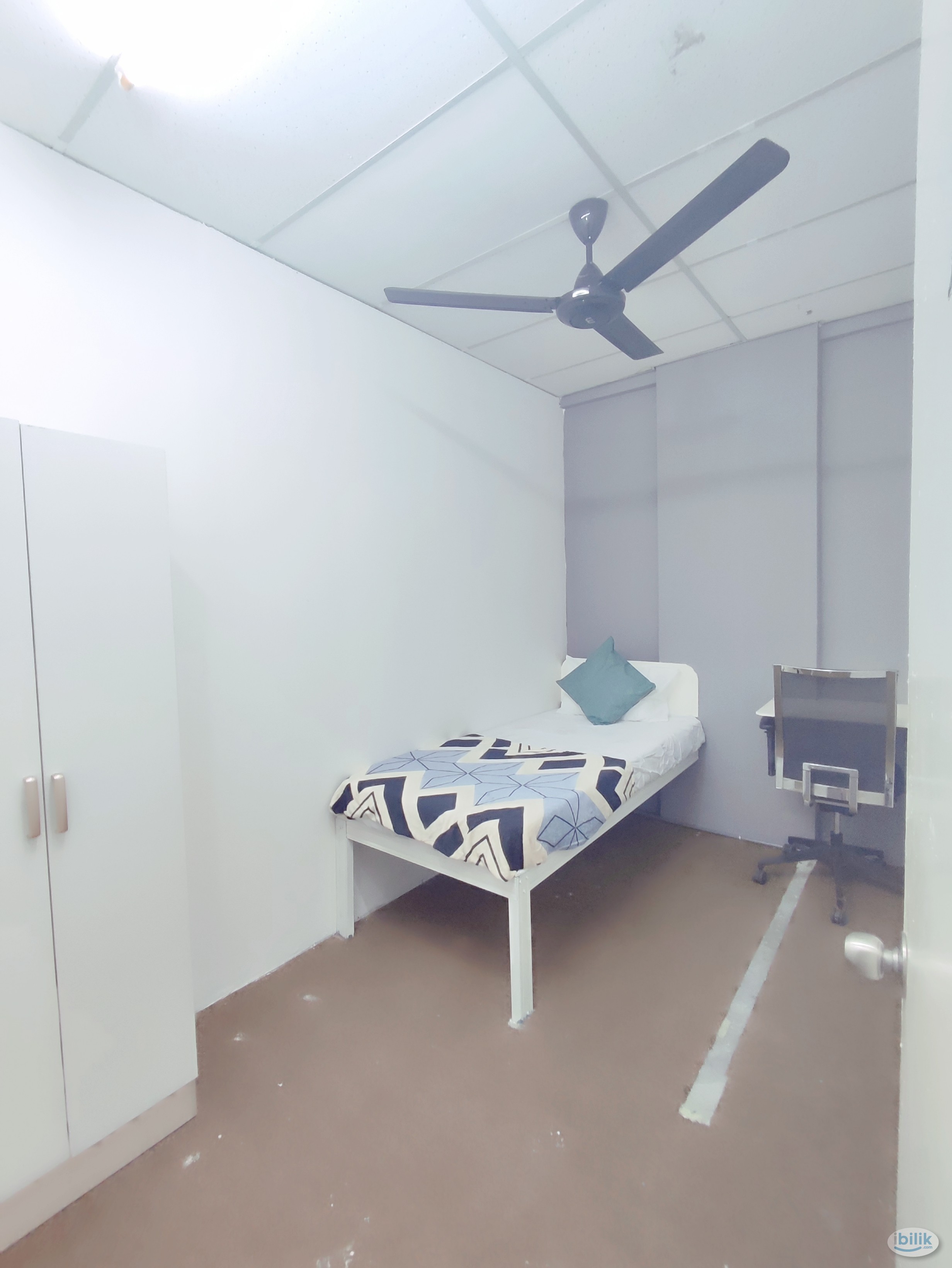 Available room at glomac Centro commercial Bandar utama - Image 2