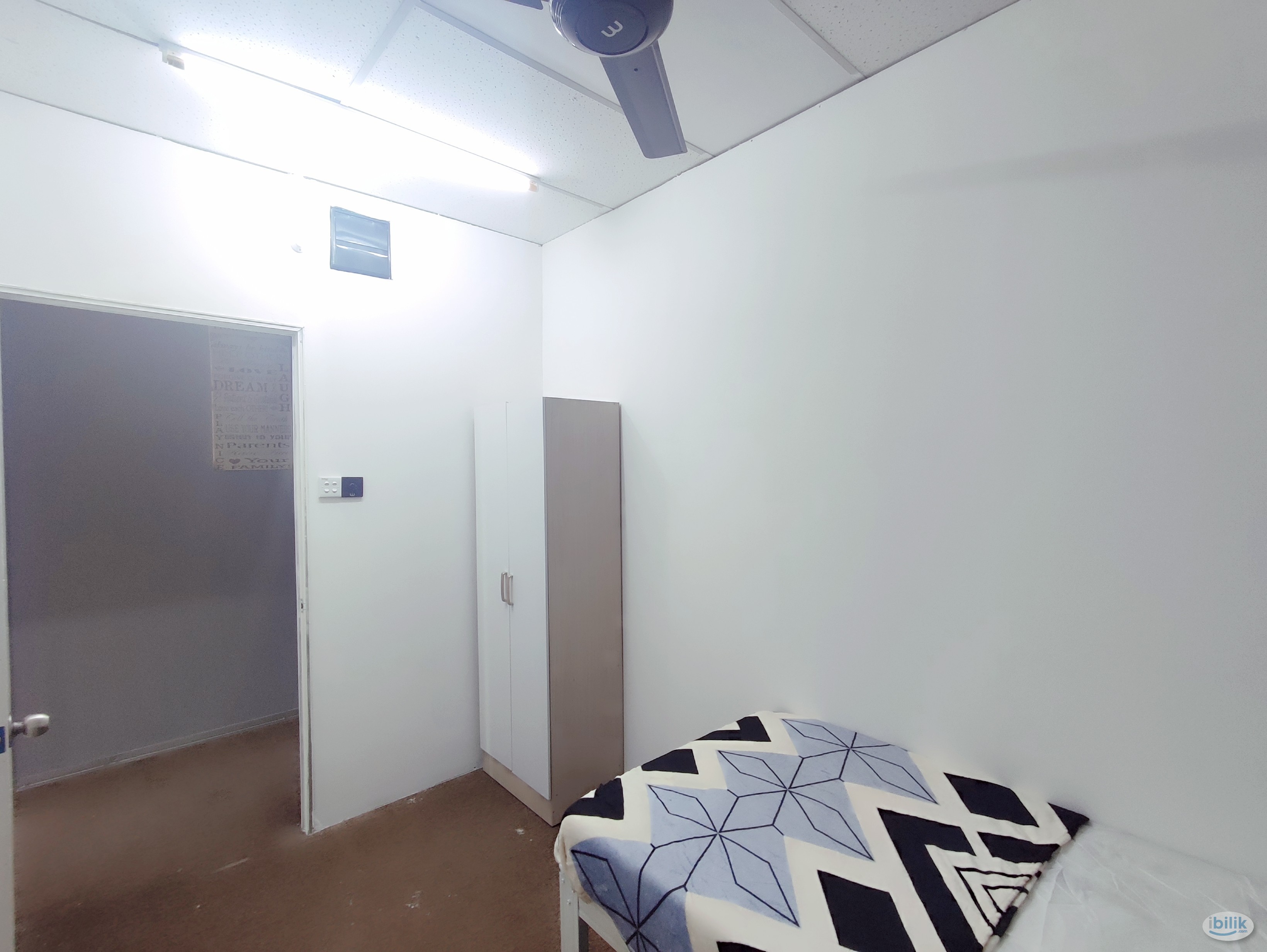 Available room at glomac Centro commercial Bandar utama - Image 3