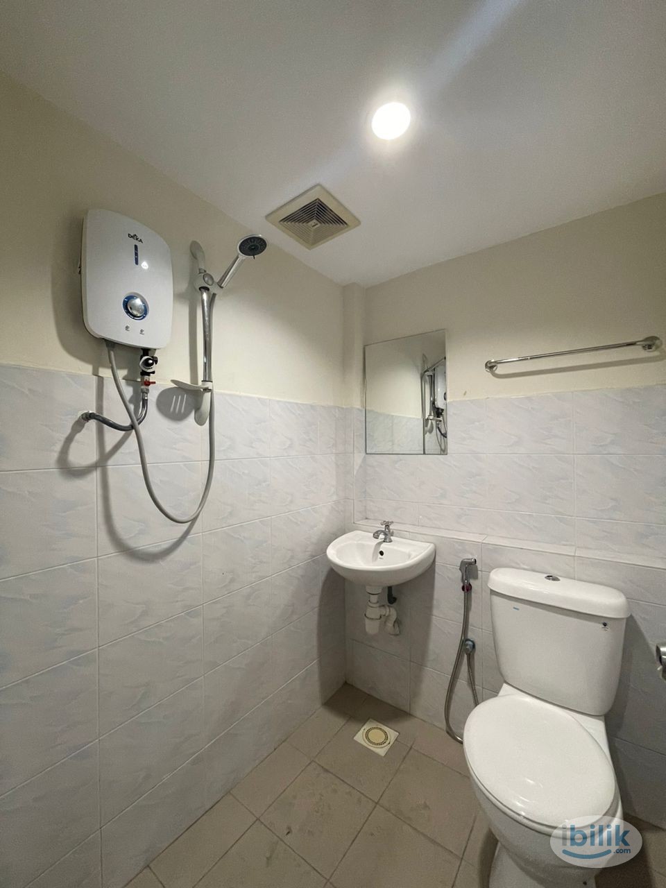 Zero Deposit Room @Kajang Near to Mrt kajang , Kpj & Hospital Kajang - Image 3