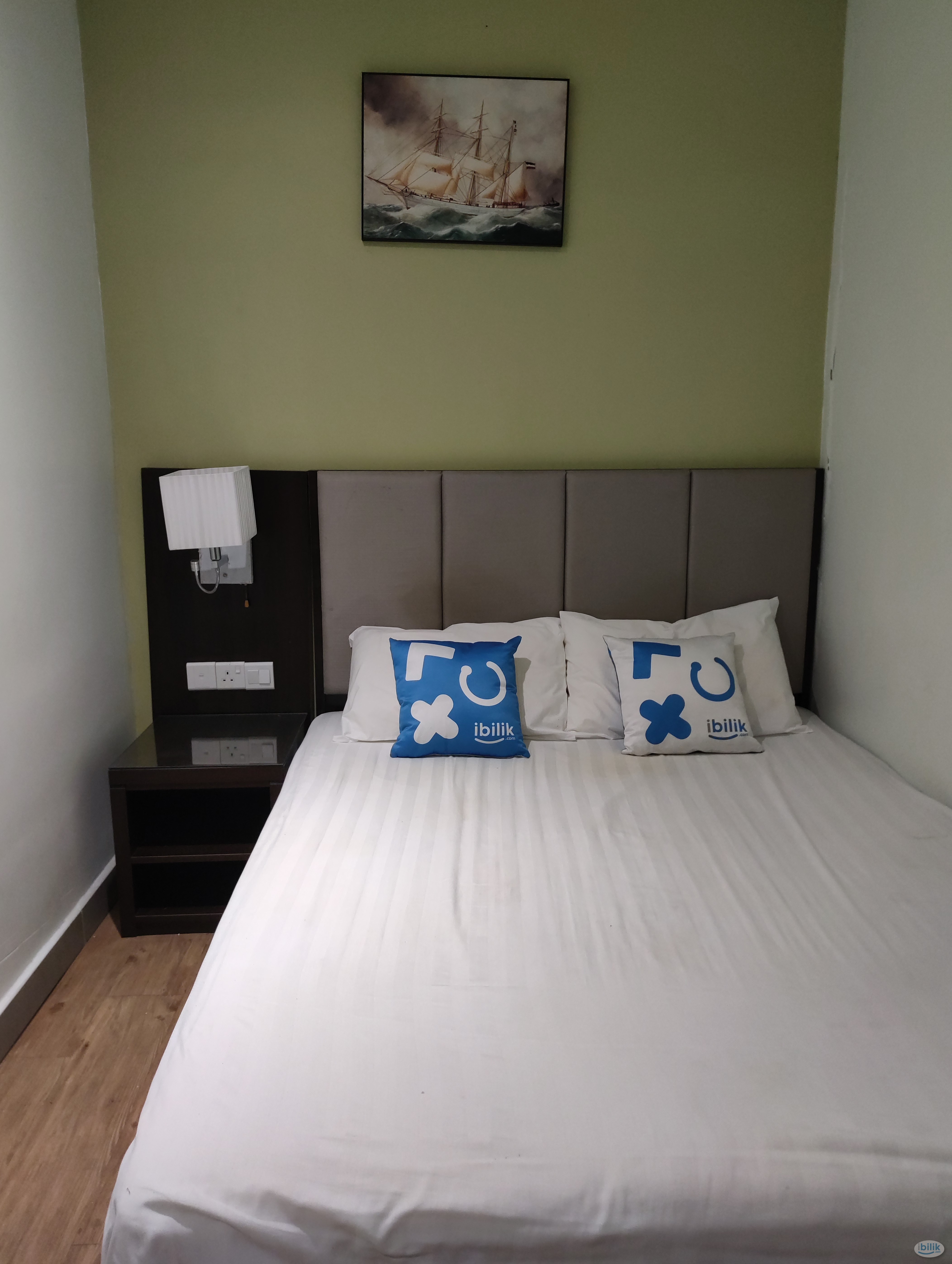 MASTER ROOM WITH PRIVATE BATHROOM AT PASAR SENI - Image 1