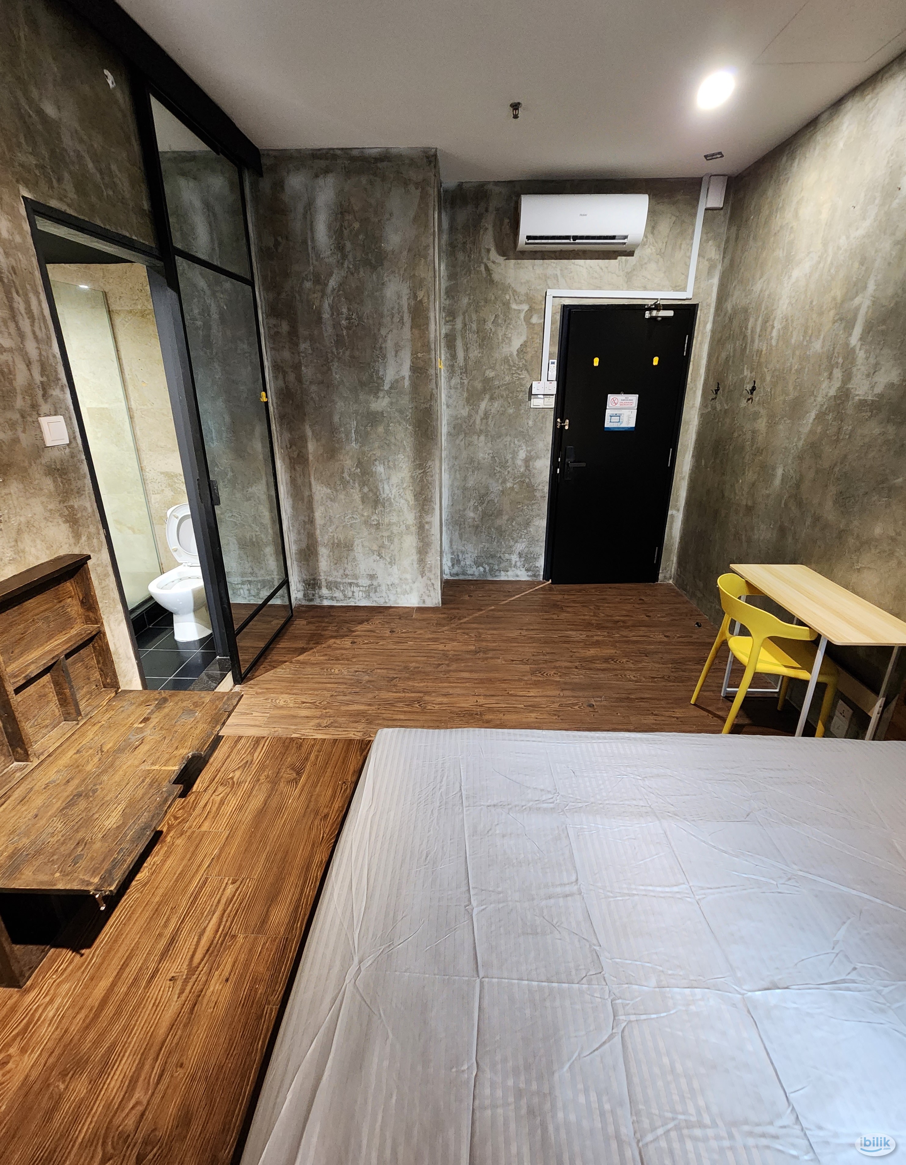 ZERO DEPOSIT MASTER ROOM AT TIME SQUARE - Image 2